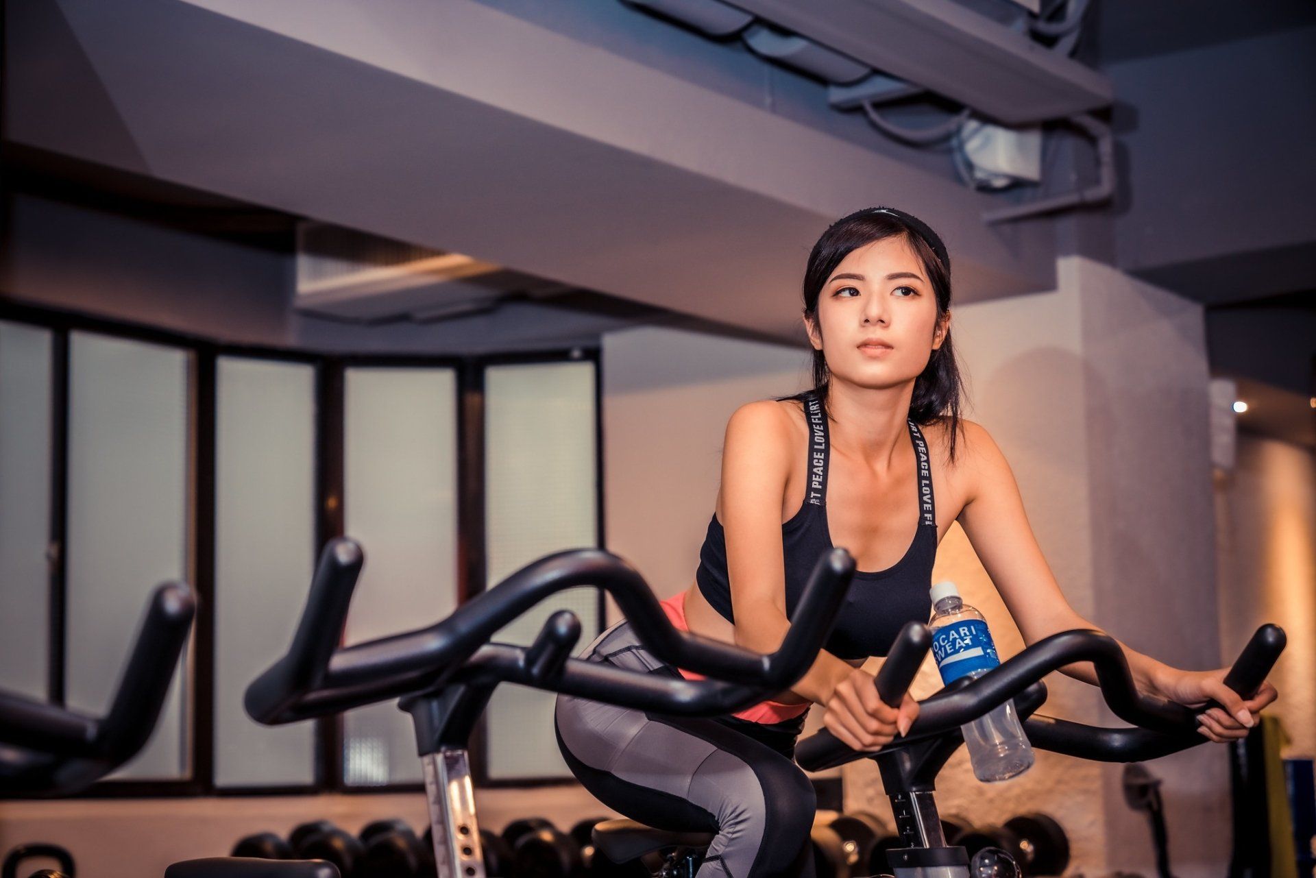 1920x1281 Asian Fitness Portrait