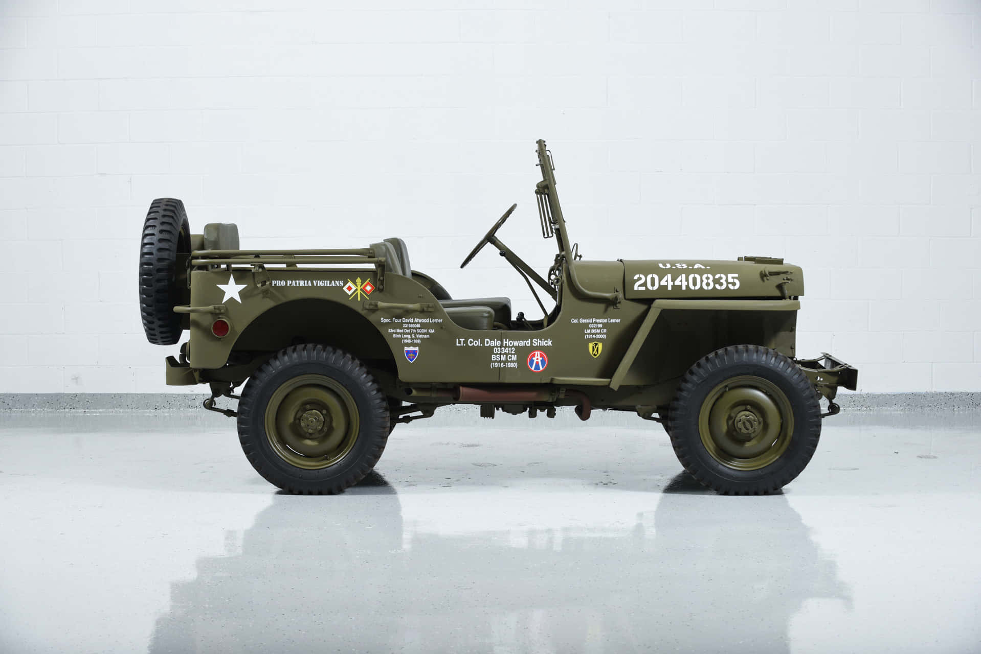 1918x1280 Download Iconic Jeep Willys in Nature Wallpaper