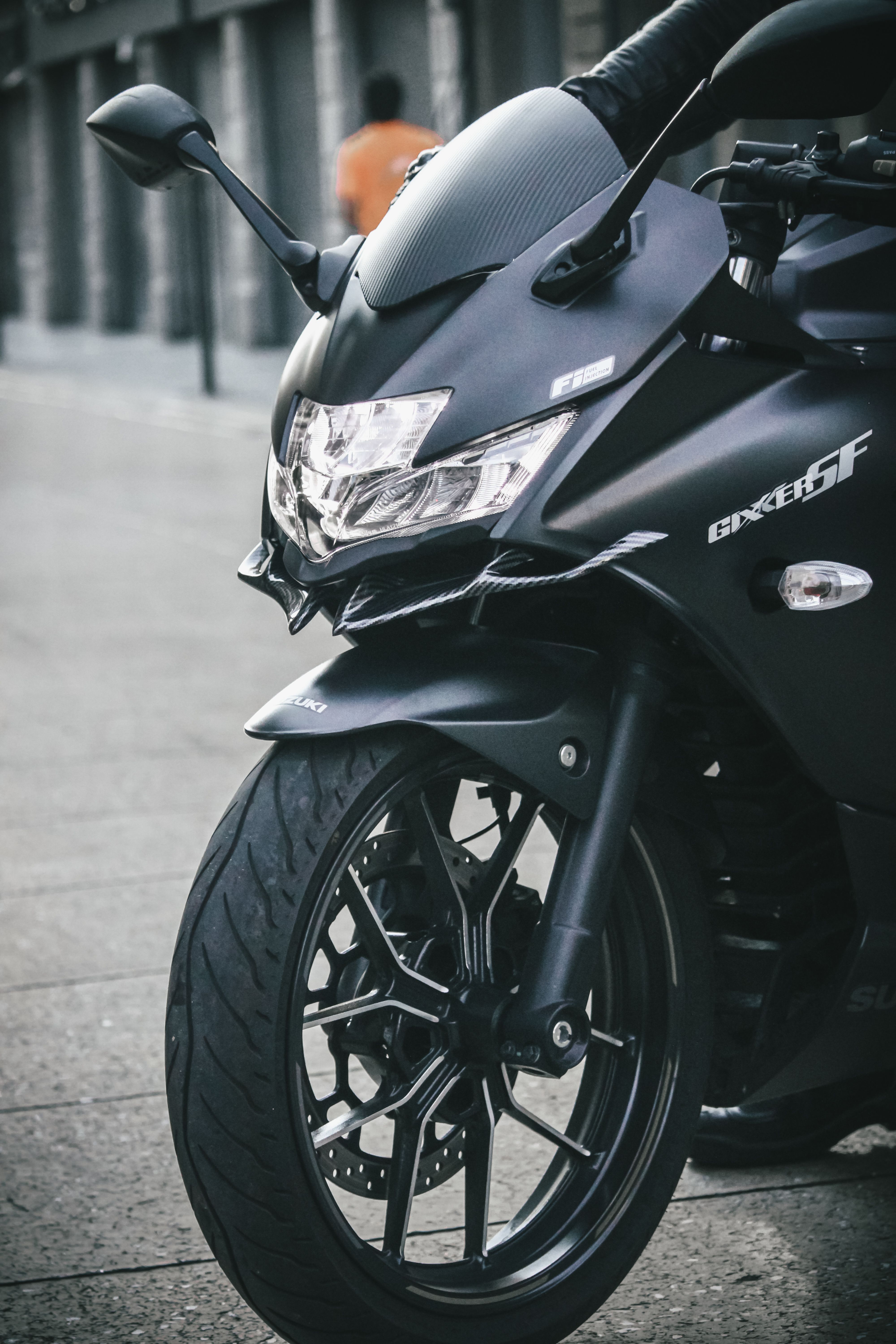 4000x6000 Black Suzuki Gixxer 250 · Free