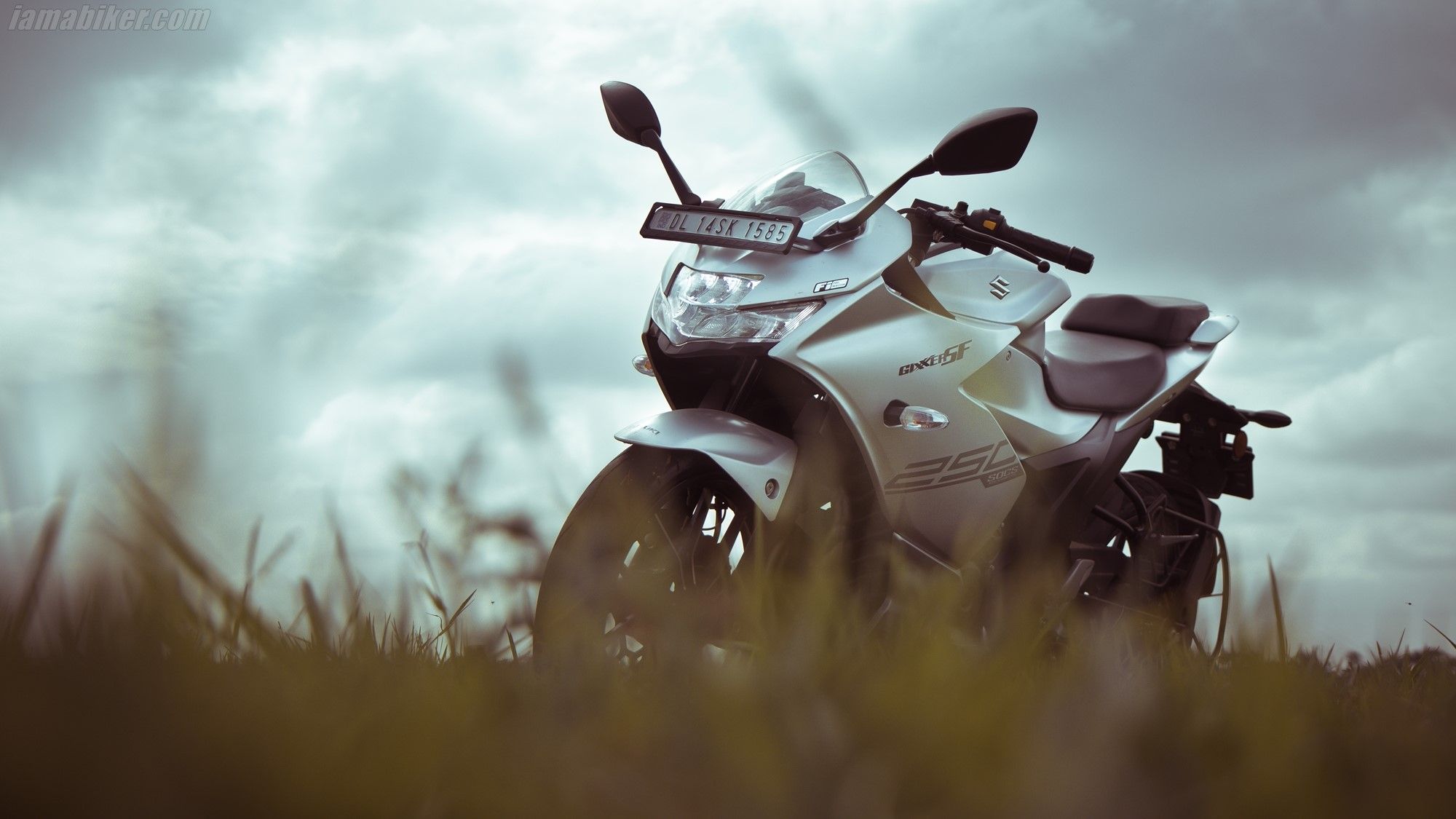 2000x1125 Suzuki Gixxer SF Black Wallpaper