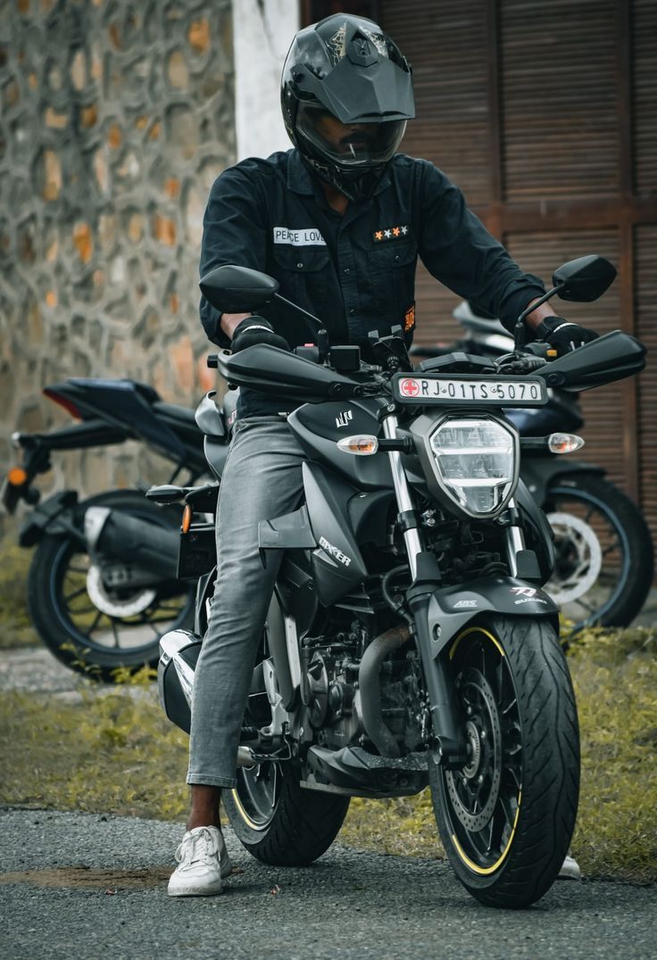 736x1076 Gixxer 250