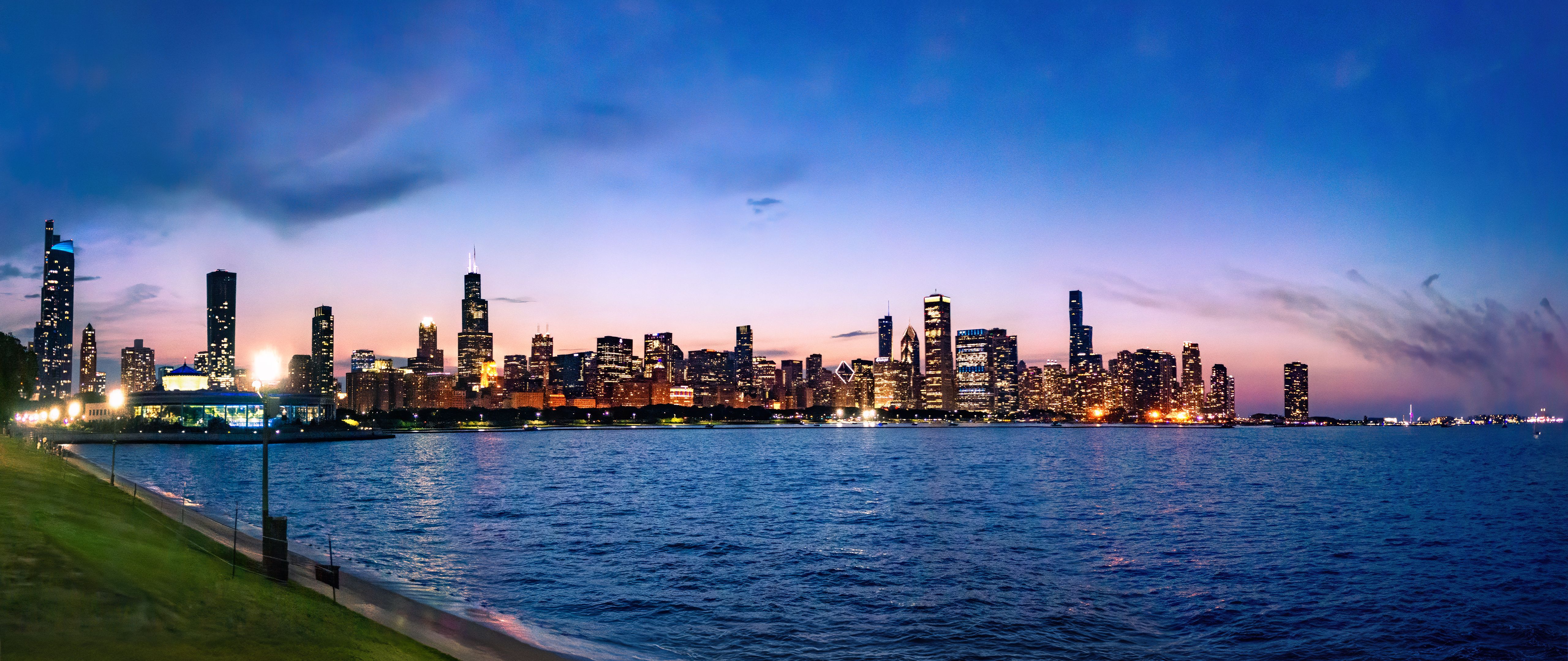 5120x2160 Revisiting Chicago after 13 Years (OC) [5120x2160]