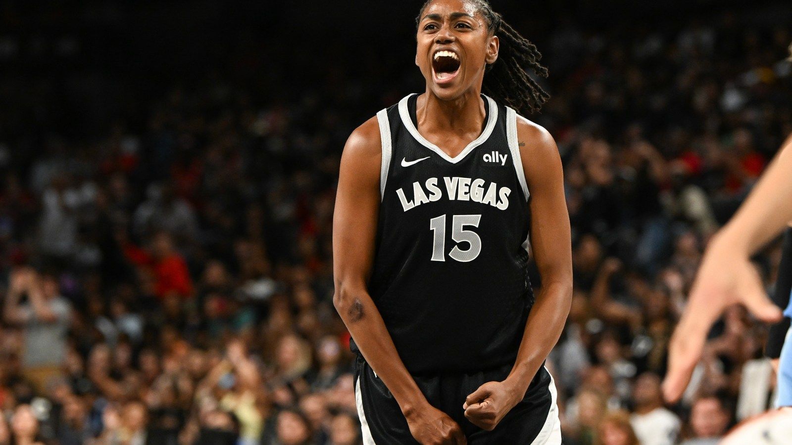 1600x900 WNBA free agency: Golden State Valkyries sign Tiffany Hayes