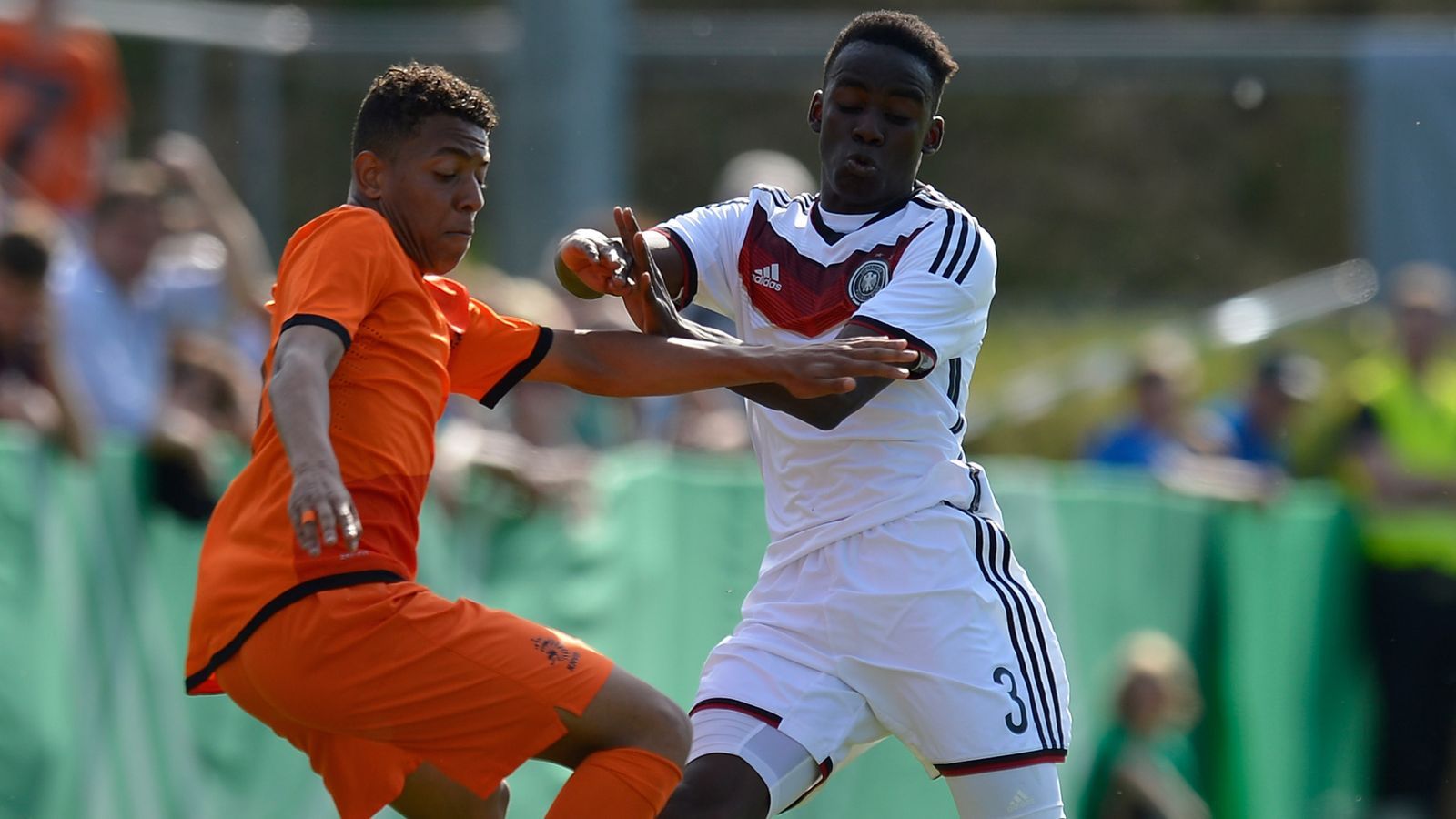 1600x900 Arsenal sign teenage striker Donyell Malen from Ajax