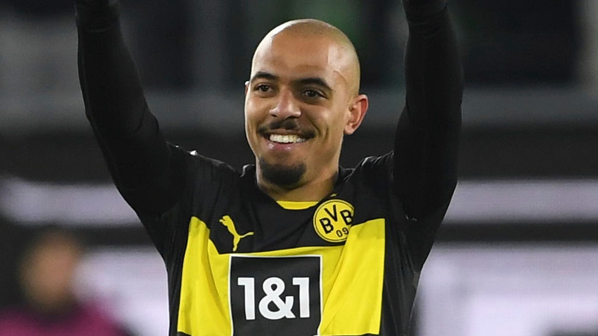 2048x1152 Donyell Malen: Aston Villa open talks with Borussia Dortmund over deal for forward