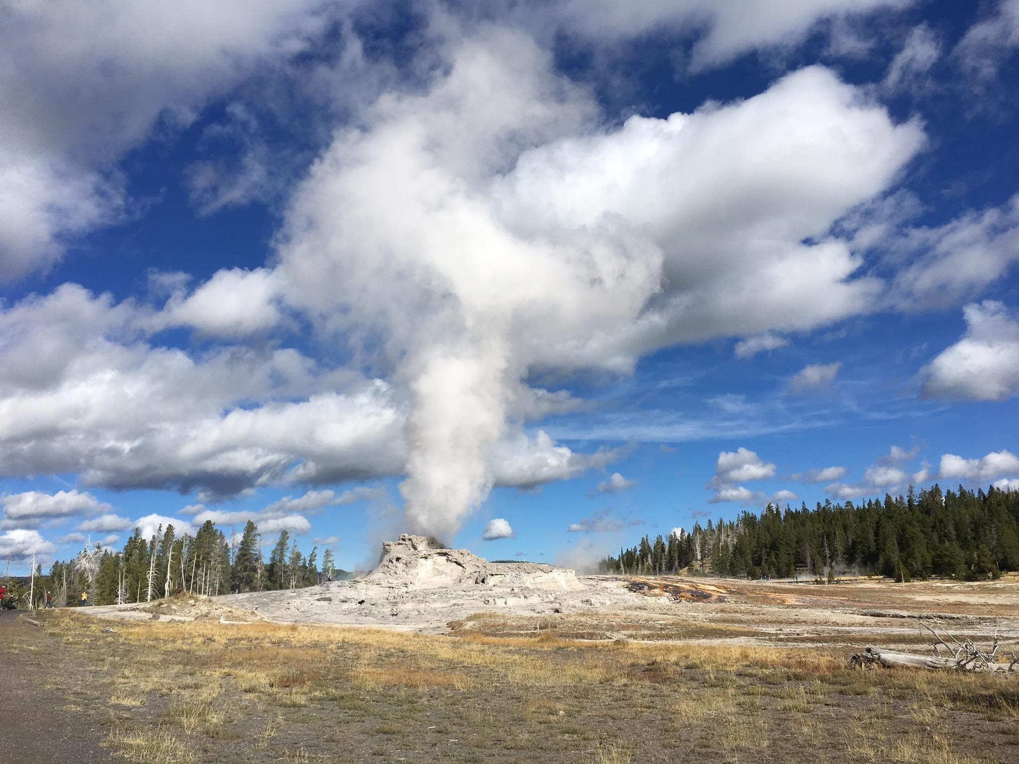 2048x1536 Old Faithful Geiser [OC] [2048 x 1536] iPad Air iPad 4 iPad 3 iPad mini with Retina display x 1536. want an #ip. iPad air wallpaper, Old faithful, iPad air