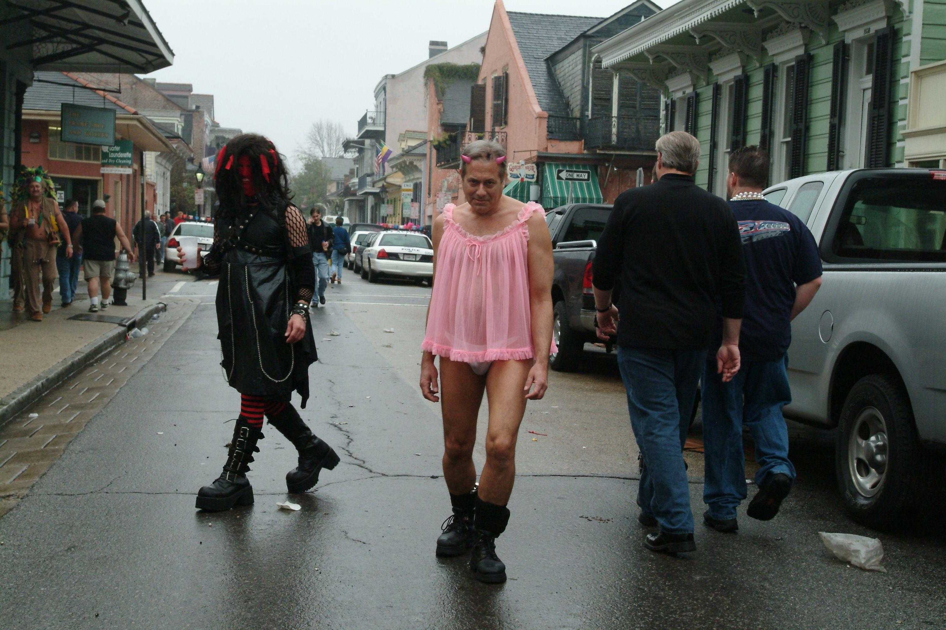3024x2016 Free of bourbon street, mardi gras