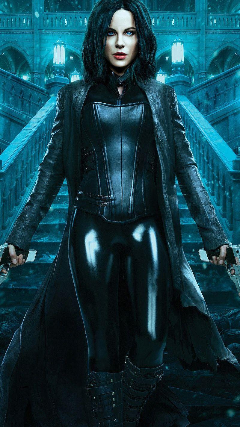 801x1426 LUSTY VAMPIRES