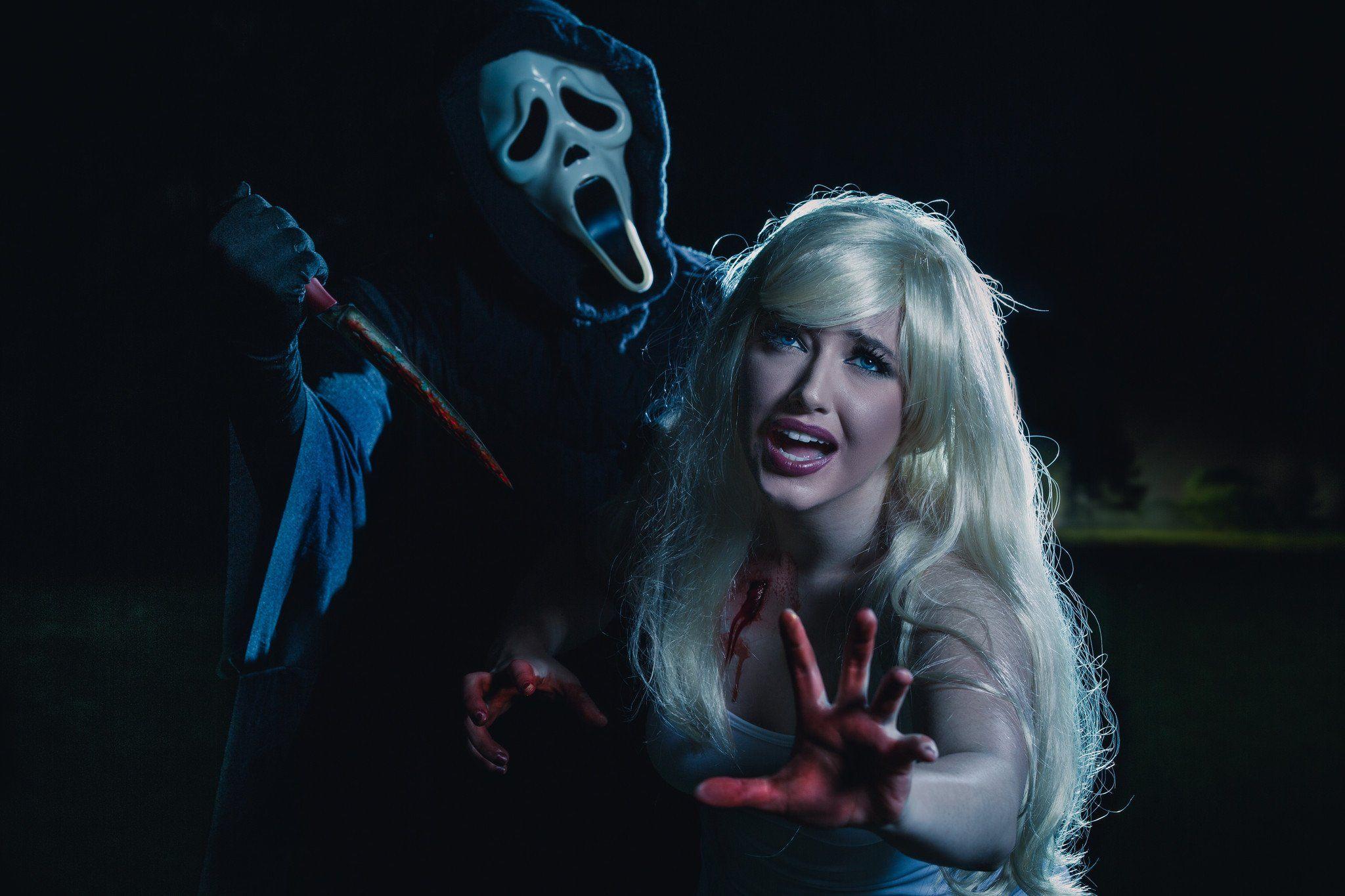 2048x1365 Scream fetish cosplay dark horror blood babe mask wallpaperx1365