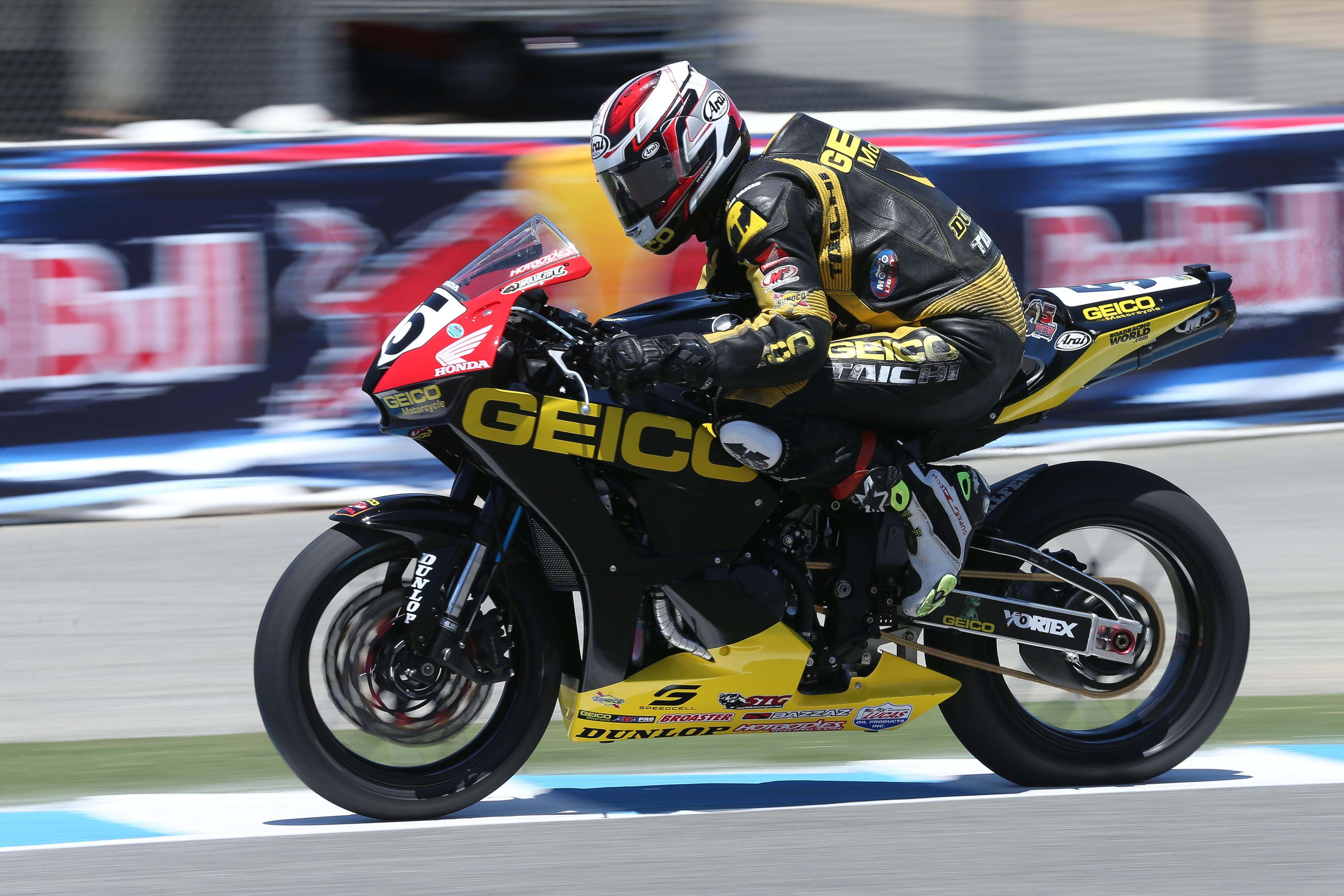 4500x3001 GEICO Honda SportBike superbike race racing honda r wallpaperx3001
