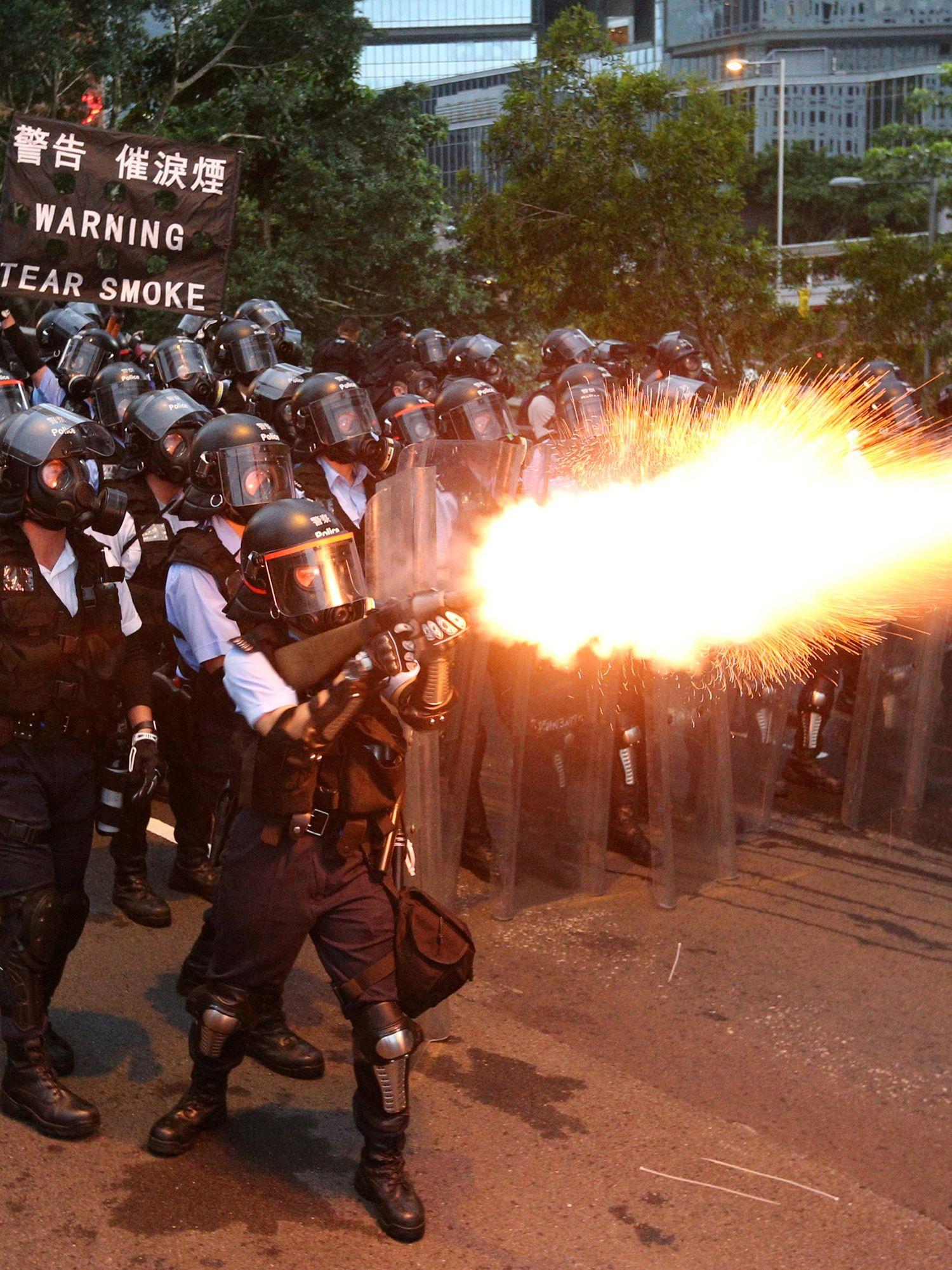 1500x2001 Hong Kong protests: Scenes as thousands challenge China extradition bill Washington Post