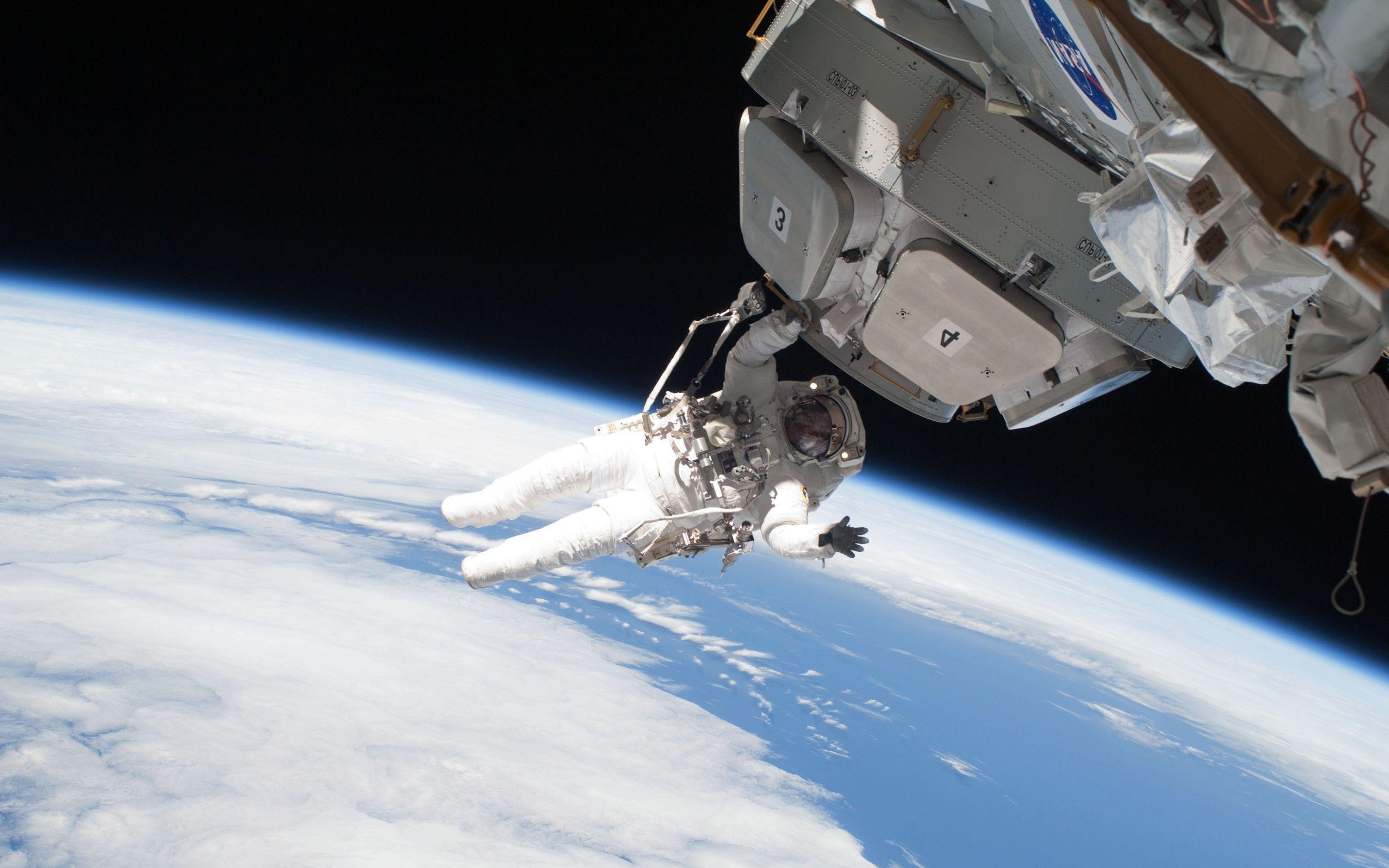 3000x1875 NASA Astronaut, iPhone, Desktop HD Background / Wallpaper (1080p, 4k) (3000x1875) (2021)