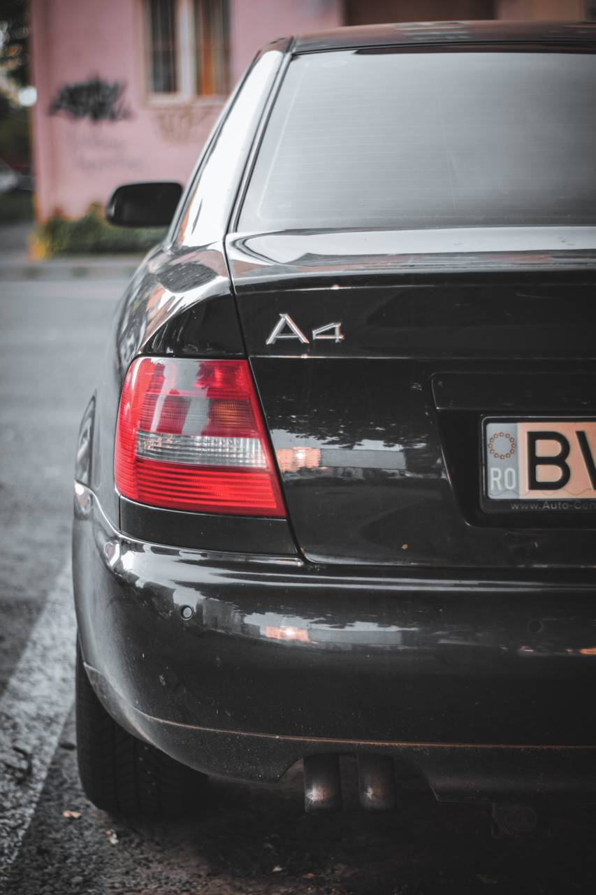 853x1280 AUDI A4 B5 II wallpaper