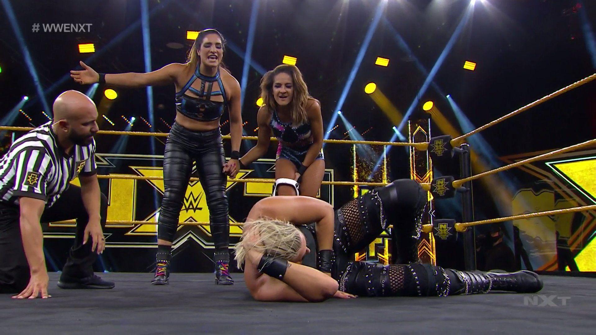 1920x1080 De las luchas auf Twitter: Raquel González le hizo el pin a Rhea Ripley, ¿señal de que vienen grandes cosas para ella en NXT?