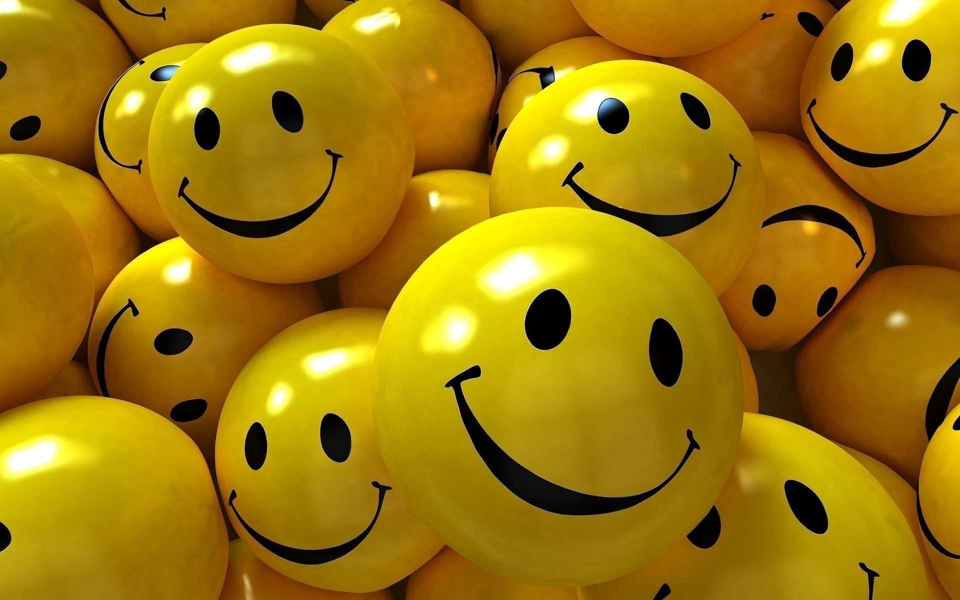 Smiling Emoji Wallpapers - Top Free Smiling Emoji Backgrounds -  WallpaperAccess