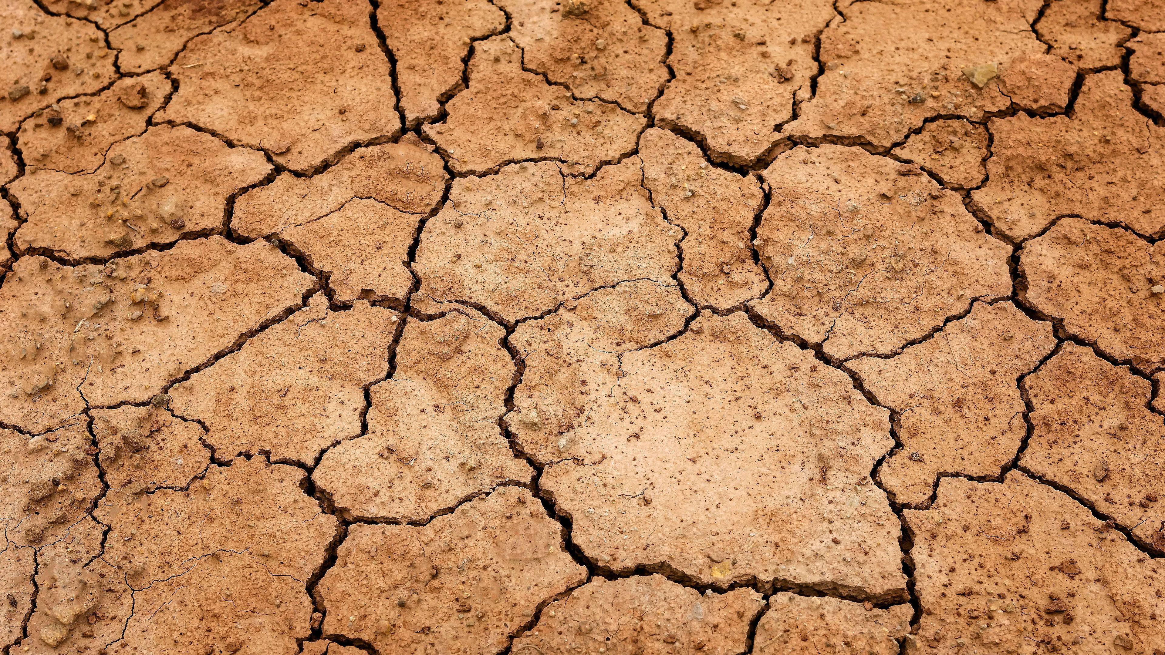 3840x2160 Drought Cracked Earth UHD 4K Wallpaper