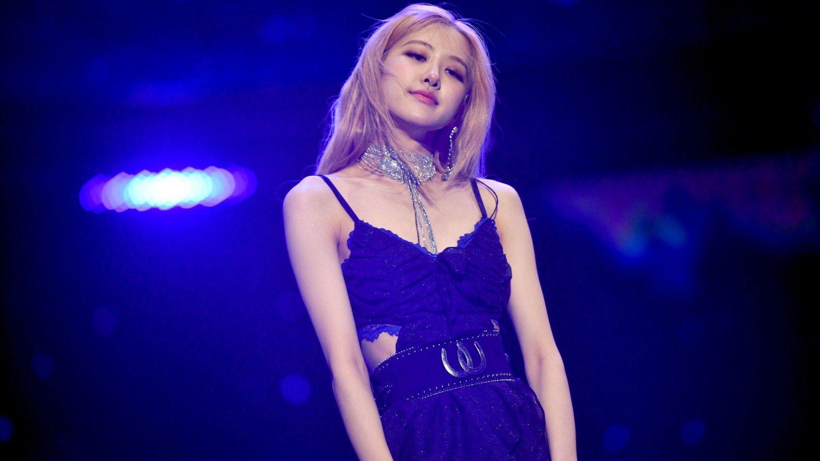1600x900 CHRISTMASWITHROSÉ Trends As K Pop Singer Rosé From Girl Band Blackpink Releases Christmas Song