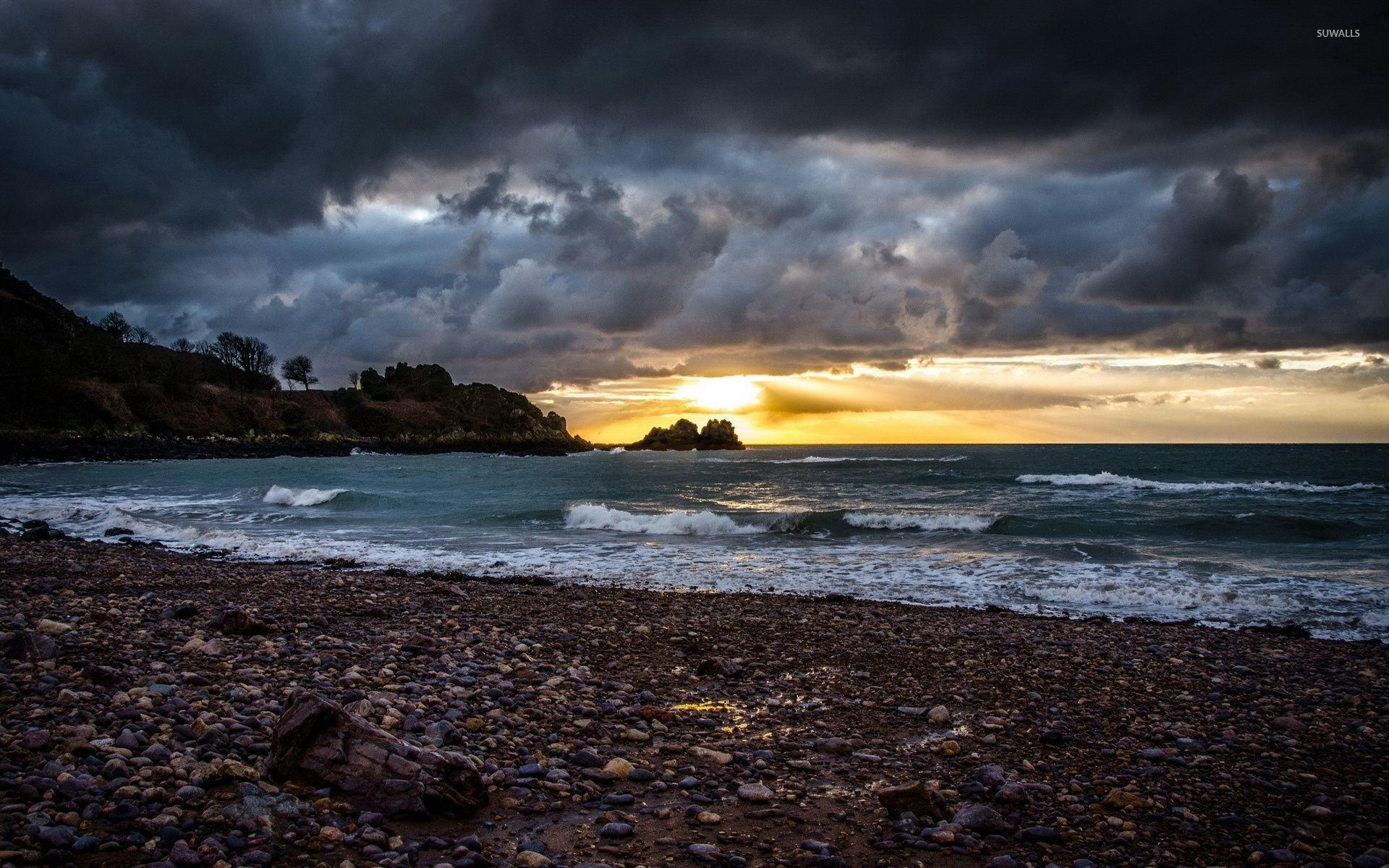 1920x1200 Gray clouds over the ocean wallpaper wallpaper