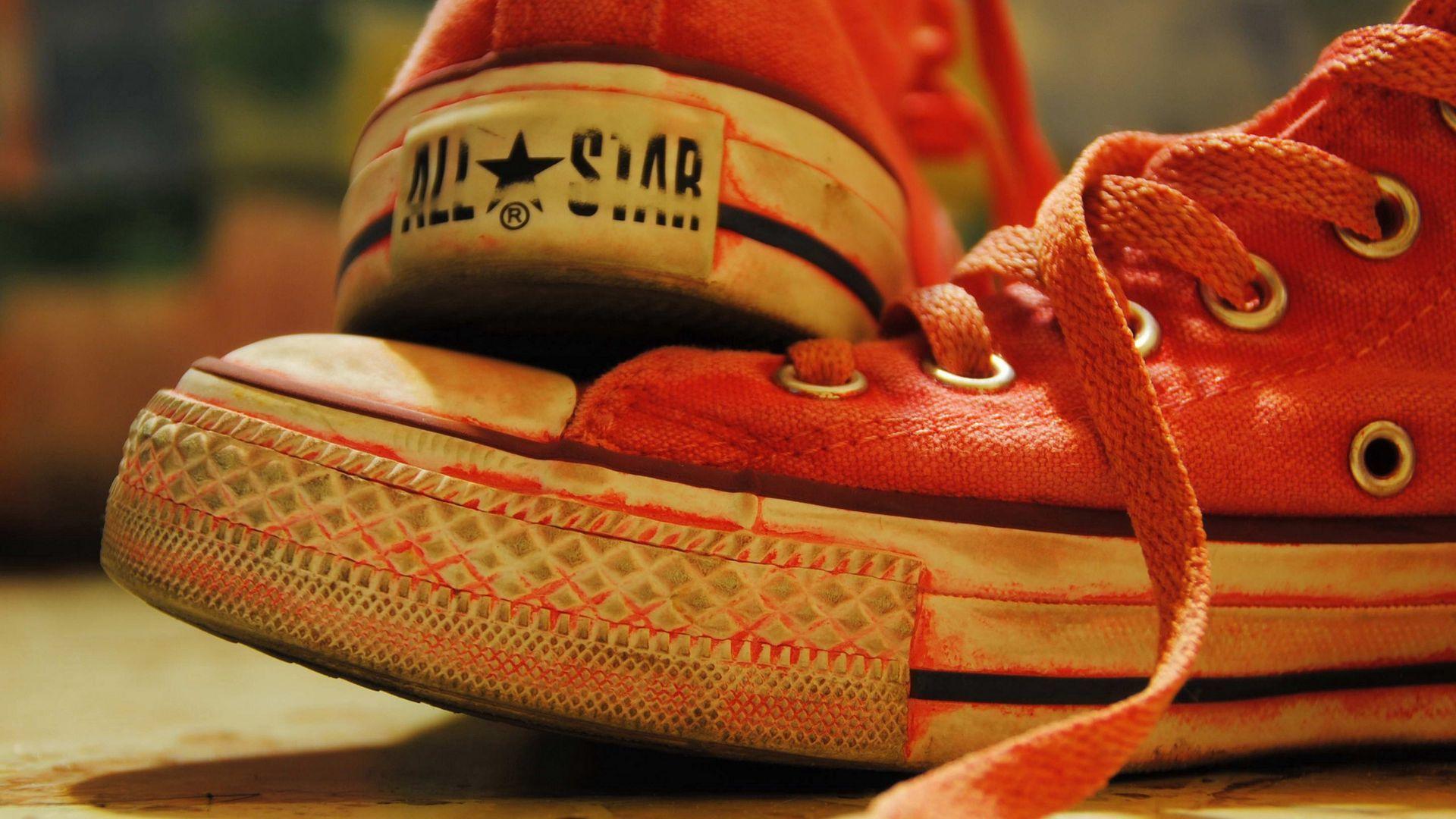 1920x1080 Download wallpaper 1920x1080 sneakers, old, red, white, sole full hd, hdtv, fhd, 1080p HD background