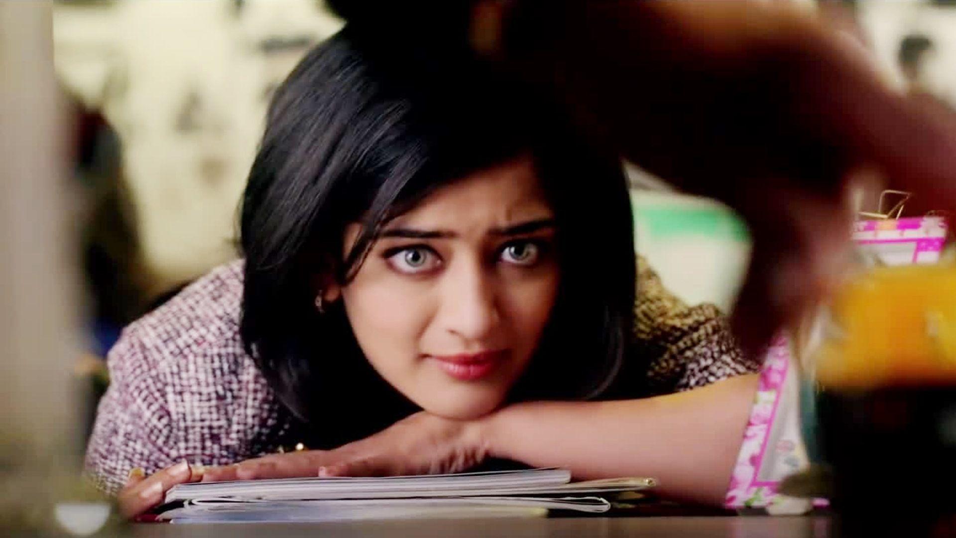 1920x1080 Hd Wallpaper Of Akshara Haasan