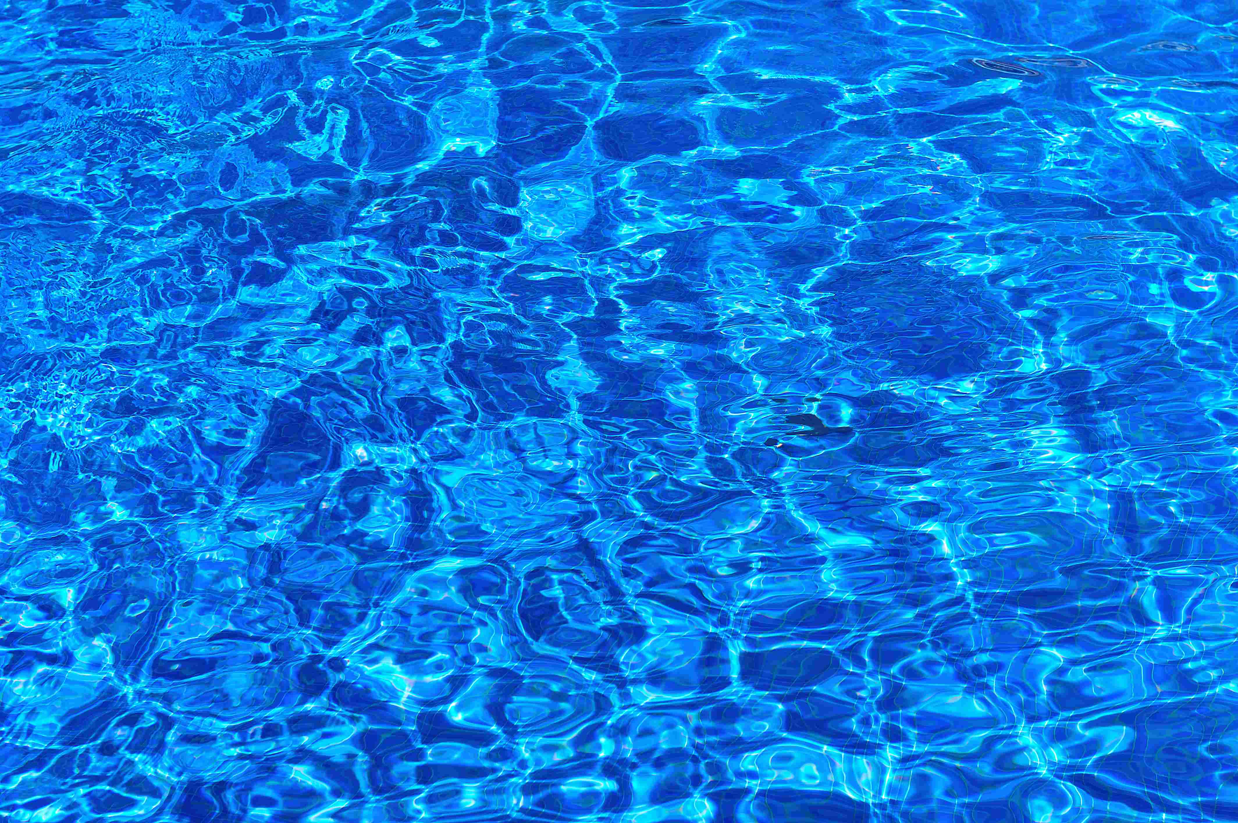 4256x2832 Water and Mineral Salts