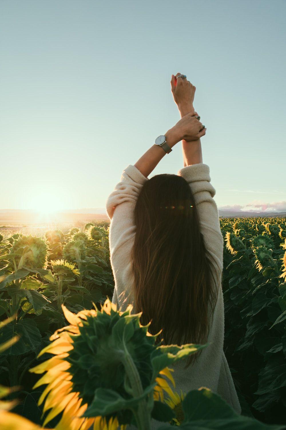 1000x1500 Girl With Sunflower Picture. Download Free Image