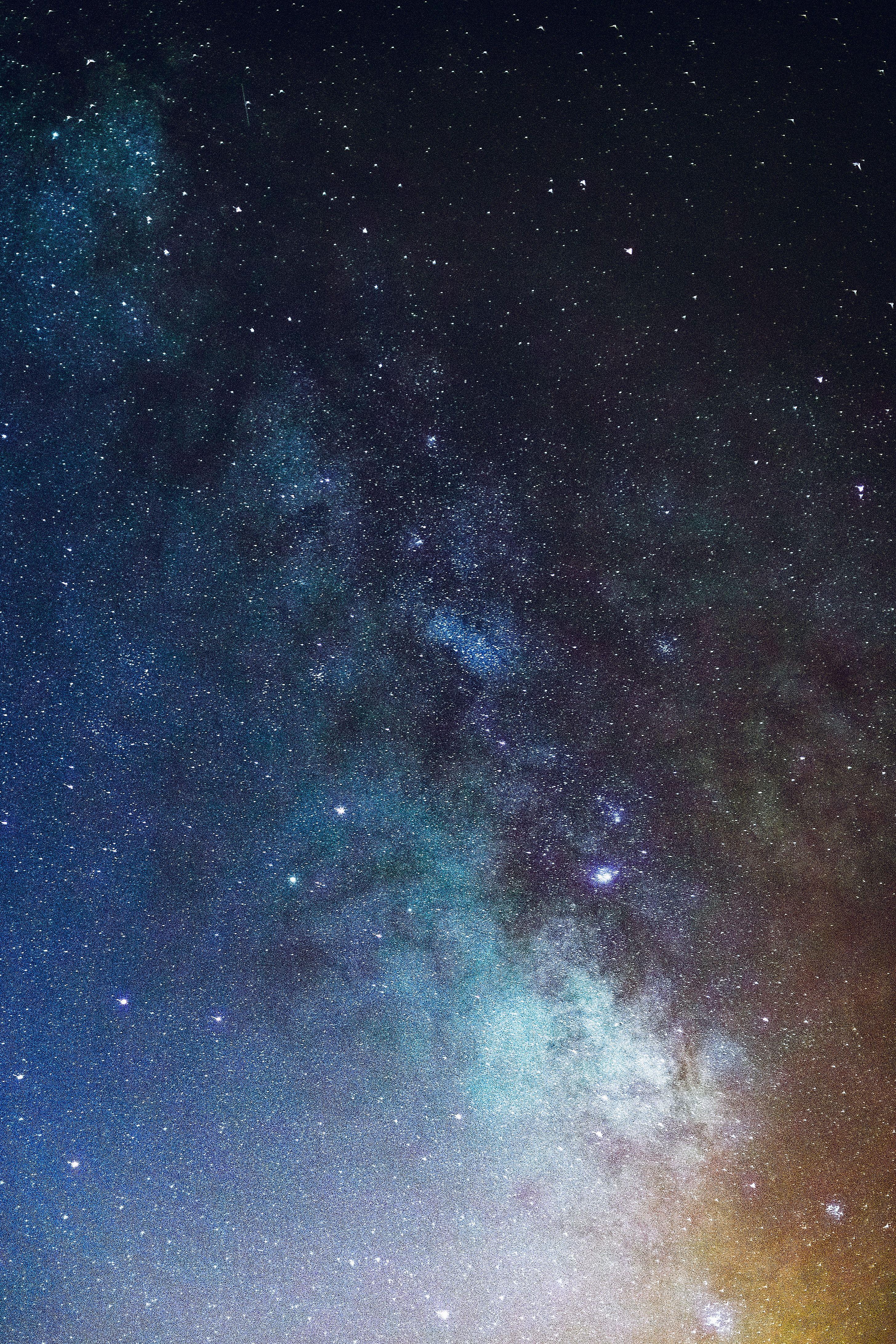 Astrophotography Milky Way galaxy wallpapers for iPhone