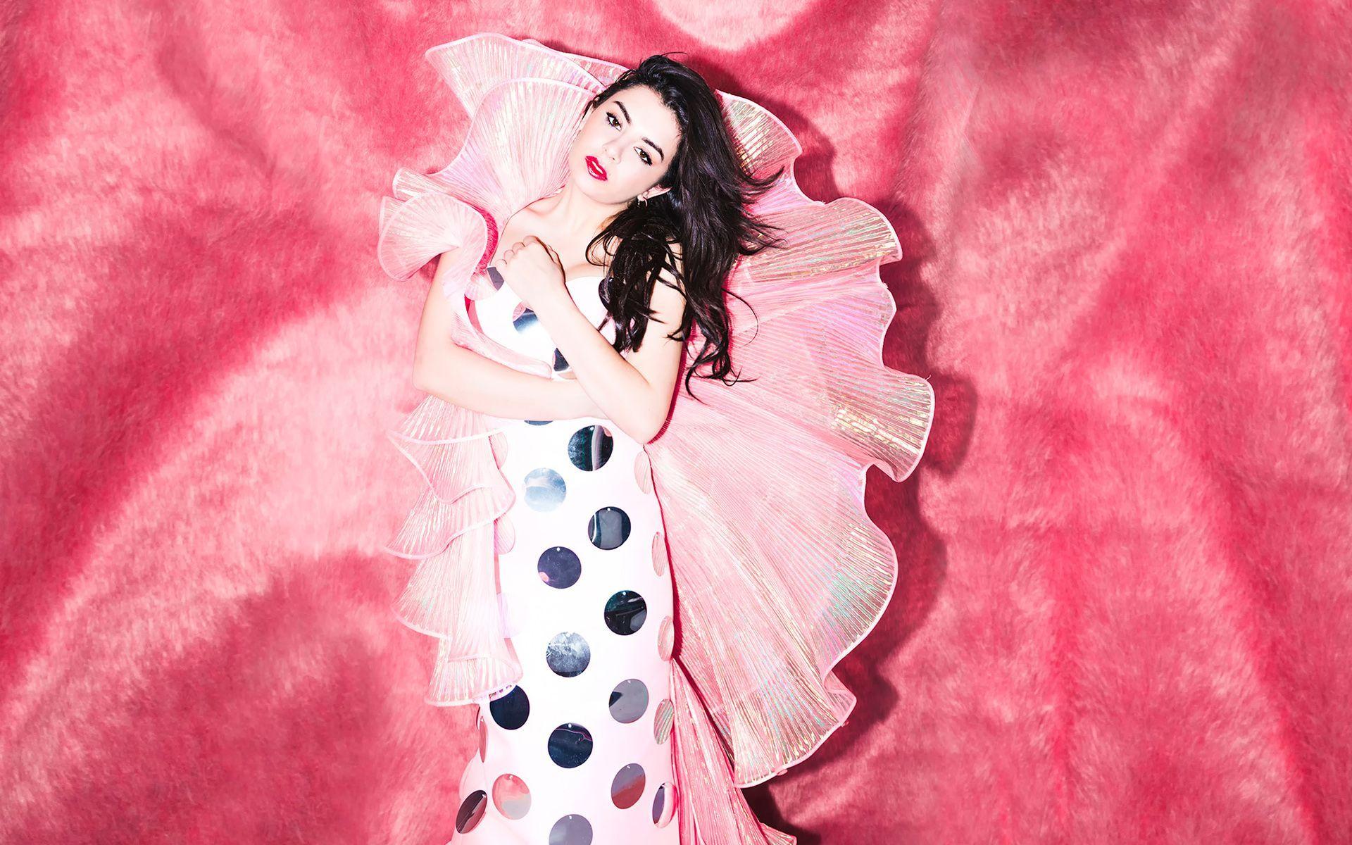 1920x1200 Charli XCX Wallpaper