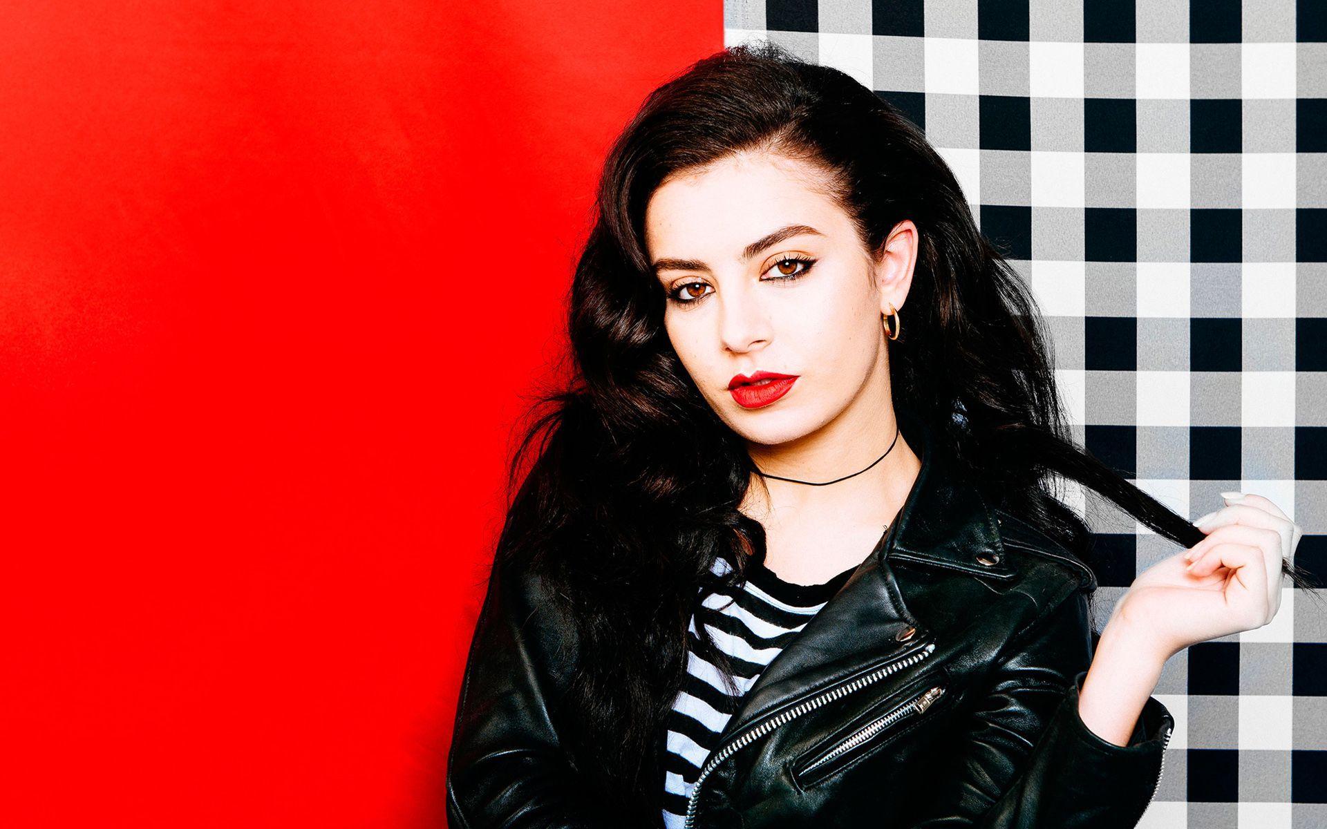 1920x1200 Charli XCX Wallpaper