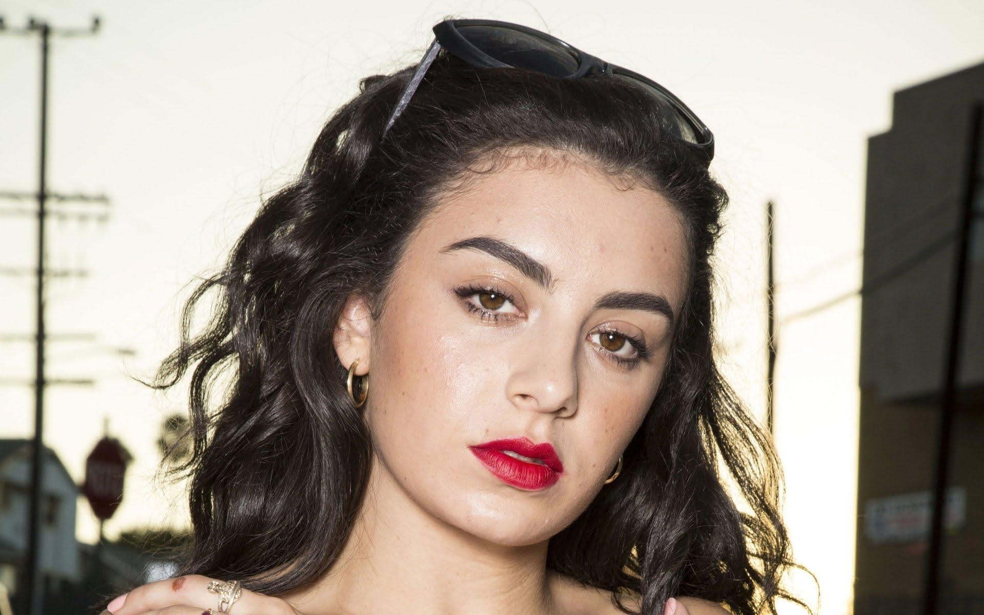 1920x1200 Charli XCX Wallpaper High Quality