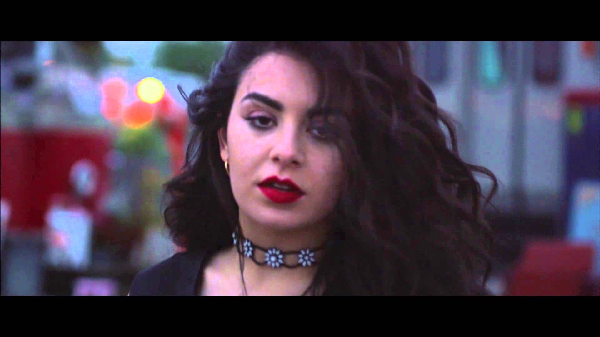 1920x1080 Charli XCX Ya a la Venta!