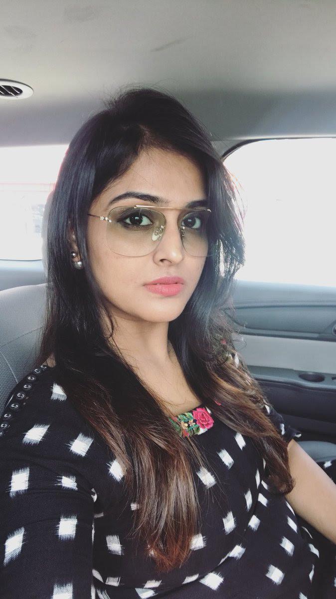 674x1200 Ramya Nambeesan (aka) Remya Nambeesan HD Image for Download Live Cinema News