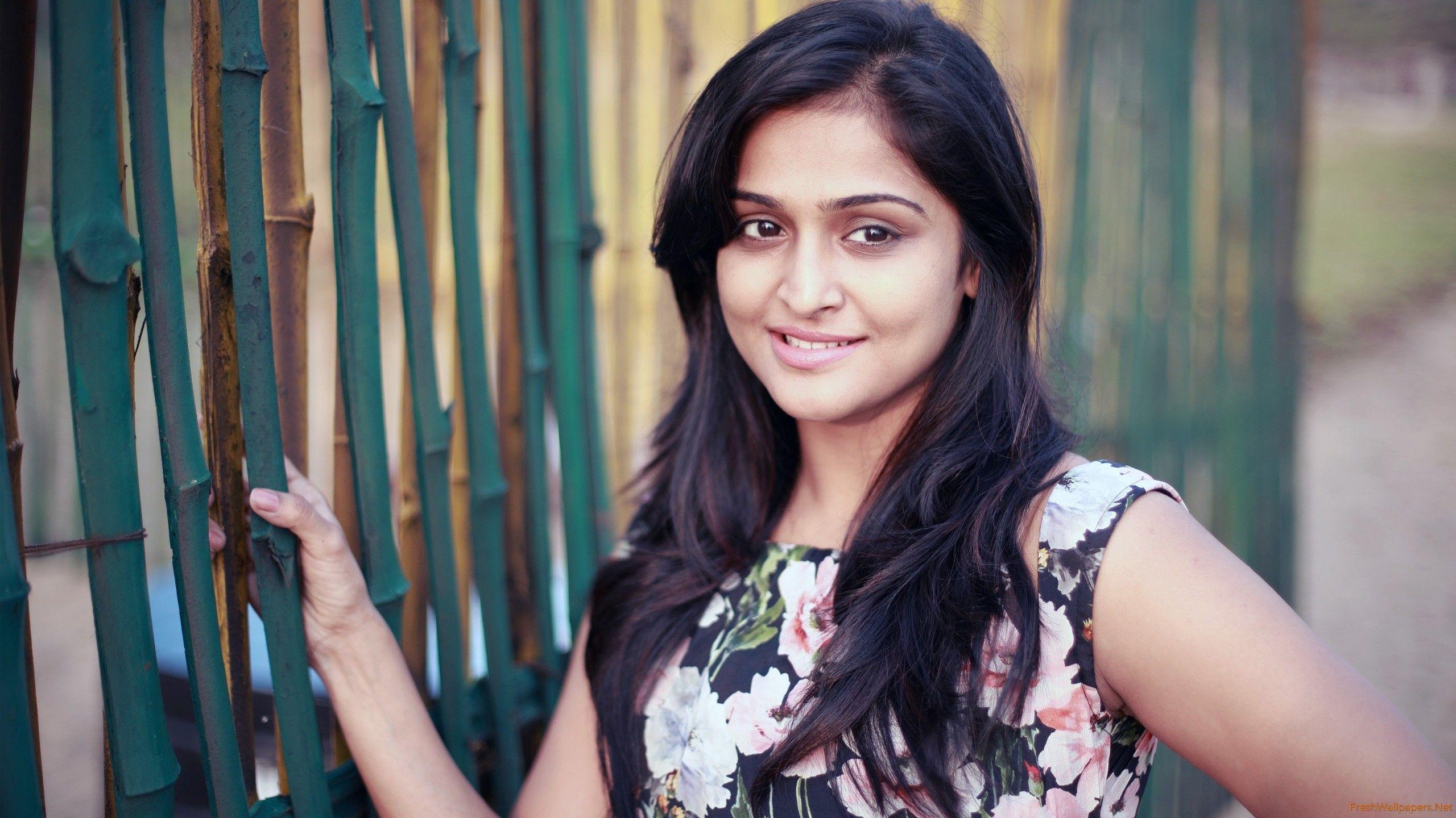 2560x1440 Ramya Nambeesan Wallpaper & Background Download