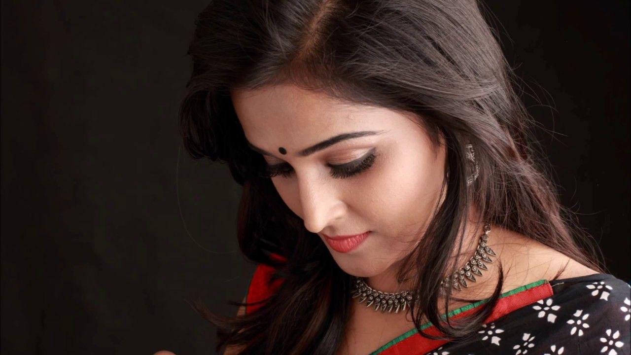 1280x720 Actress RamyaNambeesan Latest HD Image
