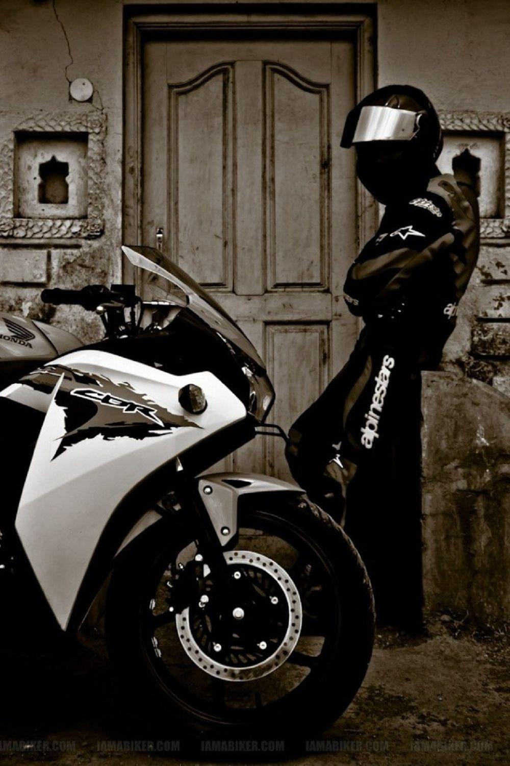 1000x1501 Honda CBR150R Wallpaper