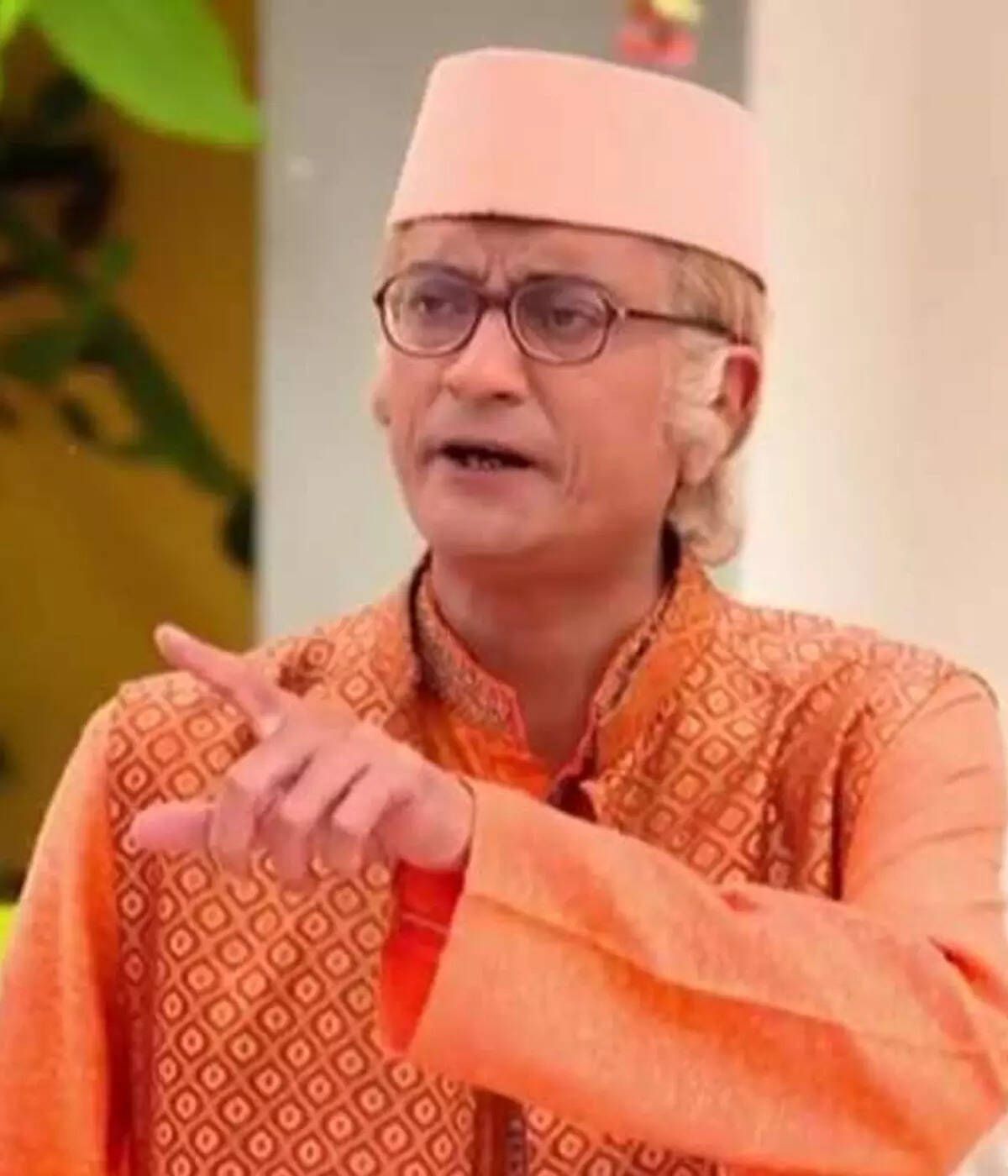 1200x1400 TMKOC Champaklal Gada Age: 'जेठालाल' से 5 साल छोटे हैं 'चंपक चाचा', 'तारक मेहता' के अमित भट्ट की बीवी और जुड़वा बेटे समेत जानिए सबकुछ