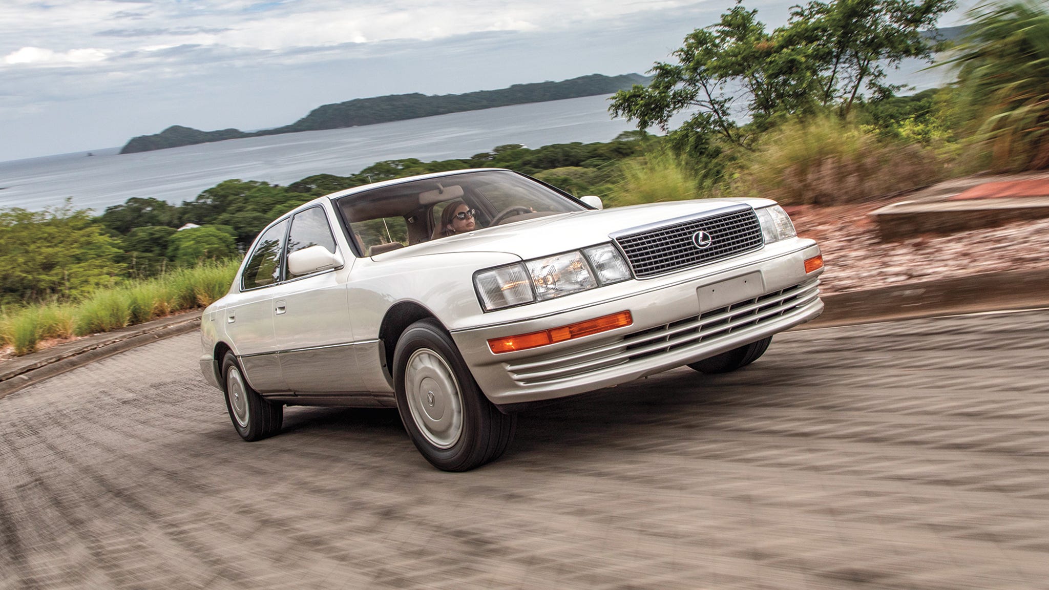2048x1152 Years of Lexus: How the Luxury Brand Changed the World