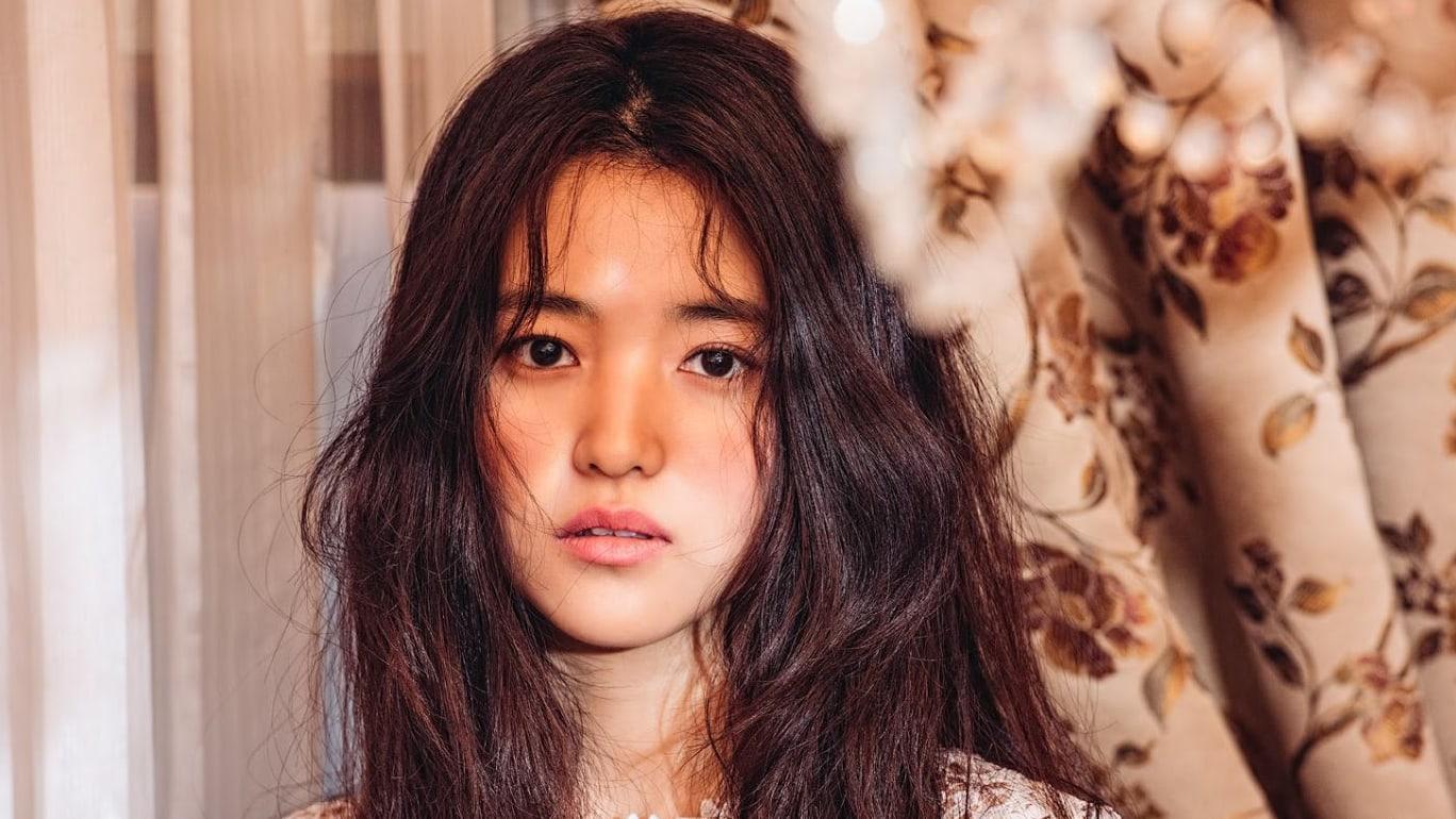 1368x770 Kim Tae Ri Wallpaper
