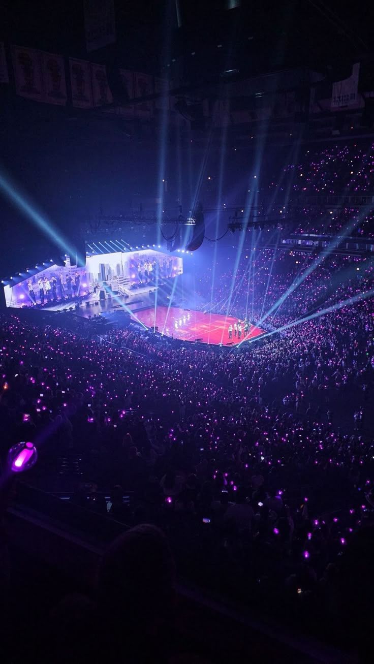 736x1307 Idol concert wallpaper. Kpop idol concert, Kpop idol on stage, Enhypen concert