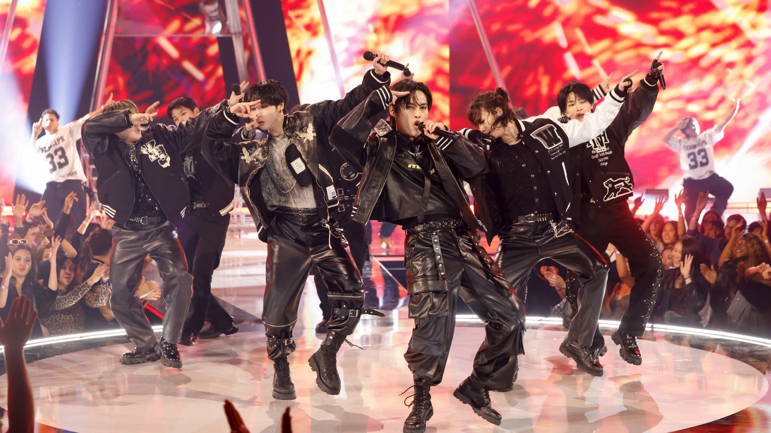 2560x1440 Stray Kids: Record Breaking K Pop Group Adds SF Date To World Tour