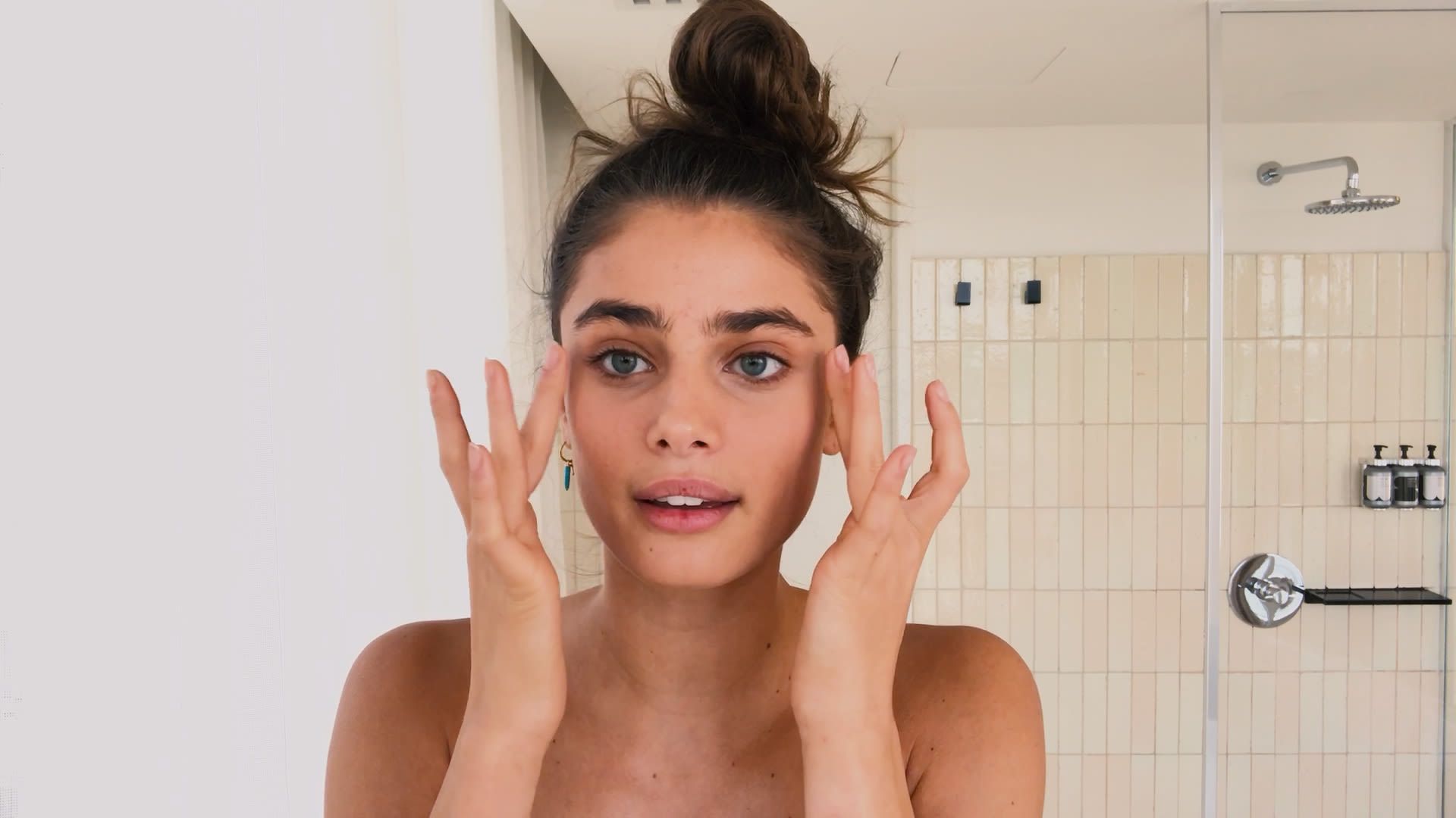 1920x1080 Watch Watch Taylor Hill Get Bombshell Brows and Lashes for Days