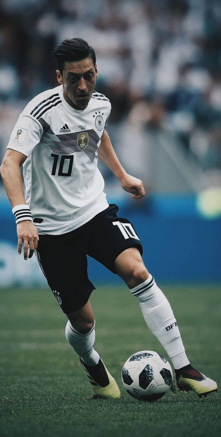 736x1452 Pinterest soccer. Mesut ozil real madrid wallpaper, Germany football wallpaper, Özil arsenal