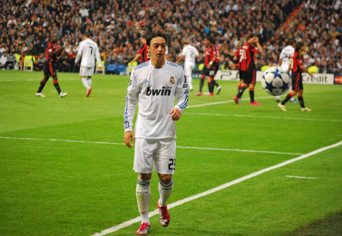 1200x829 Mesut Ozil 8 player, Mesut Ozil, footballers, Germany, arms crossed HD wallpaper