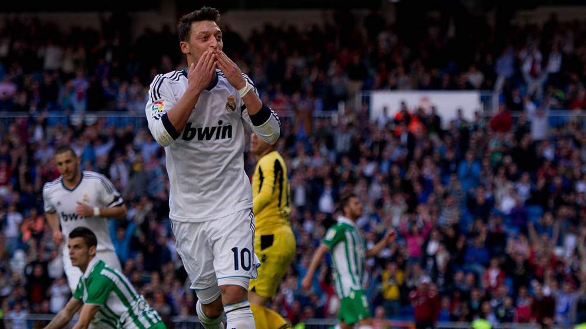 2048x1152 Arsenal Sign Mesut Ozil From Real Madrid