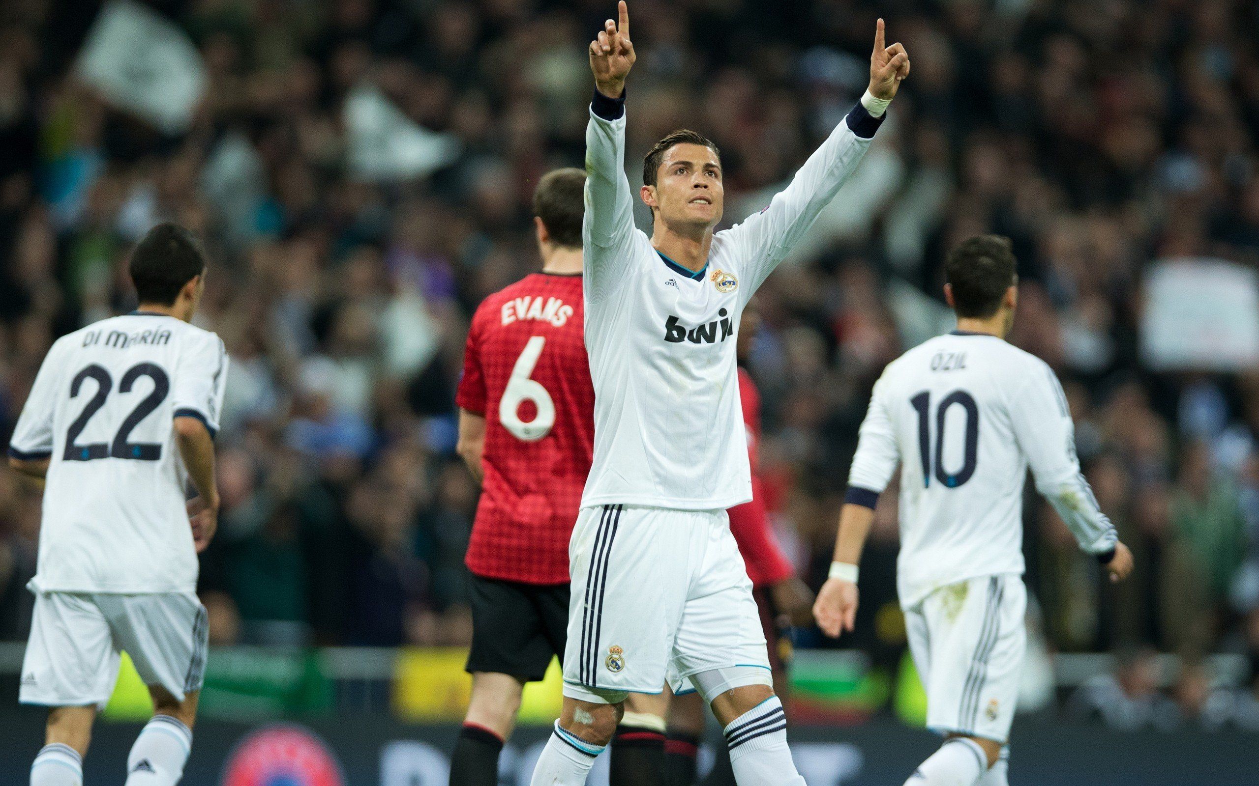 2560x1600 Ozil And Ronaldo Wallpaper