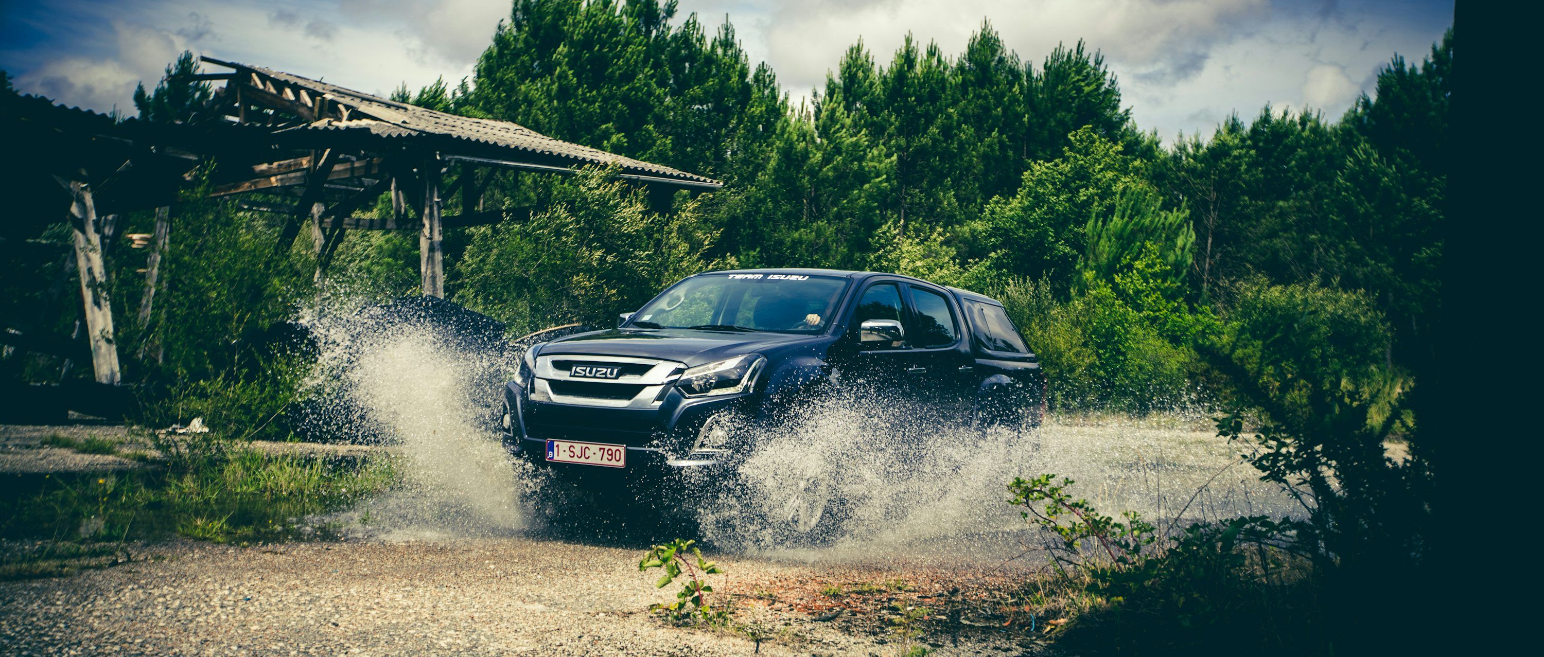 3000x1277 Isuzu Picture. Download Free Image