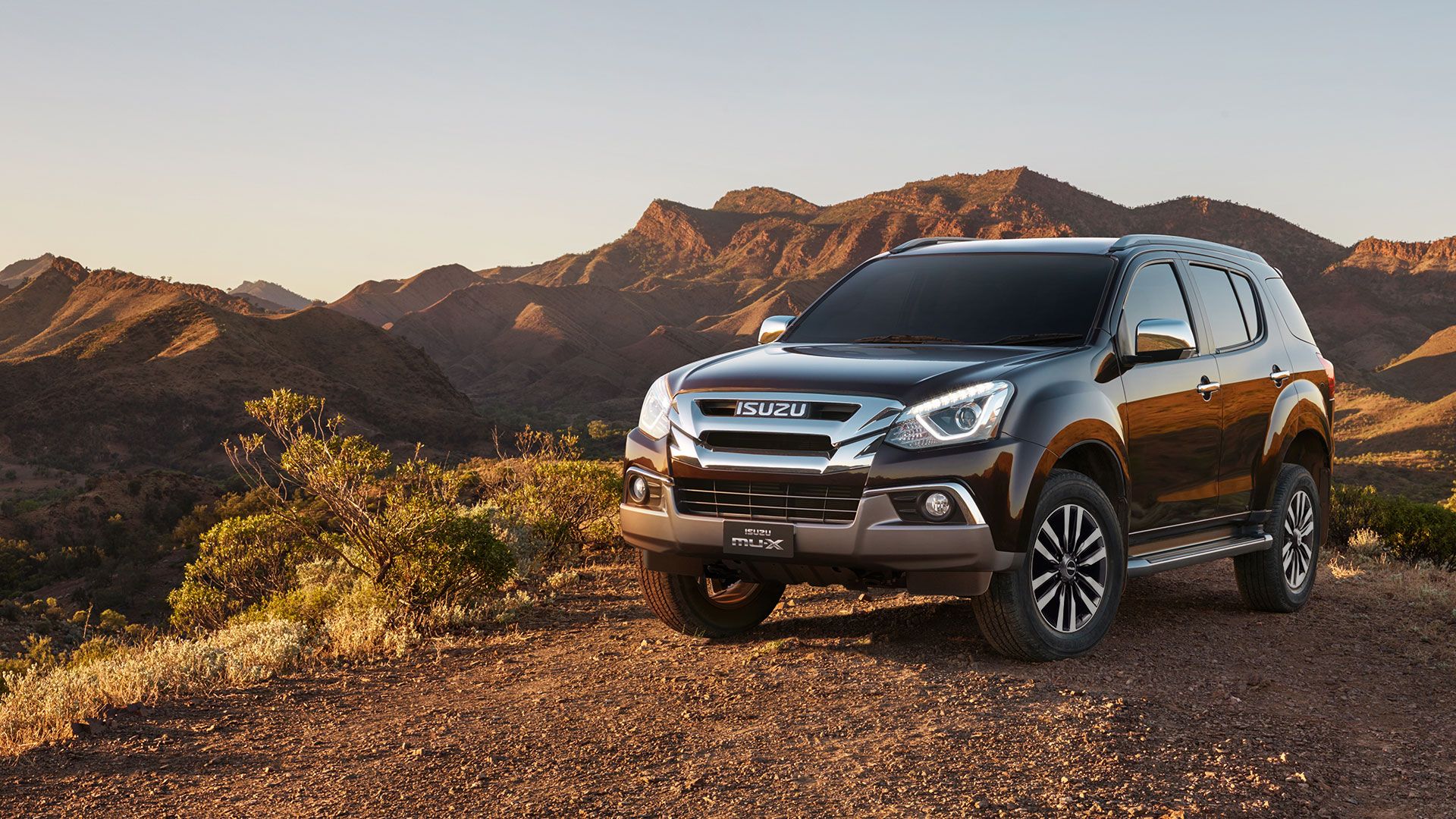 1920x1080 Isuzu::Products