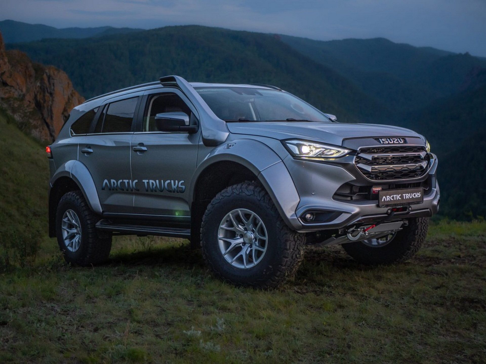 1920x1440 Arctic Trucks Turns The Isuzu MU X Into An Off Road Animal