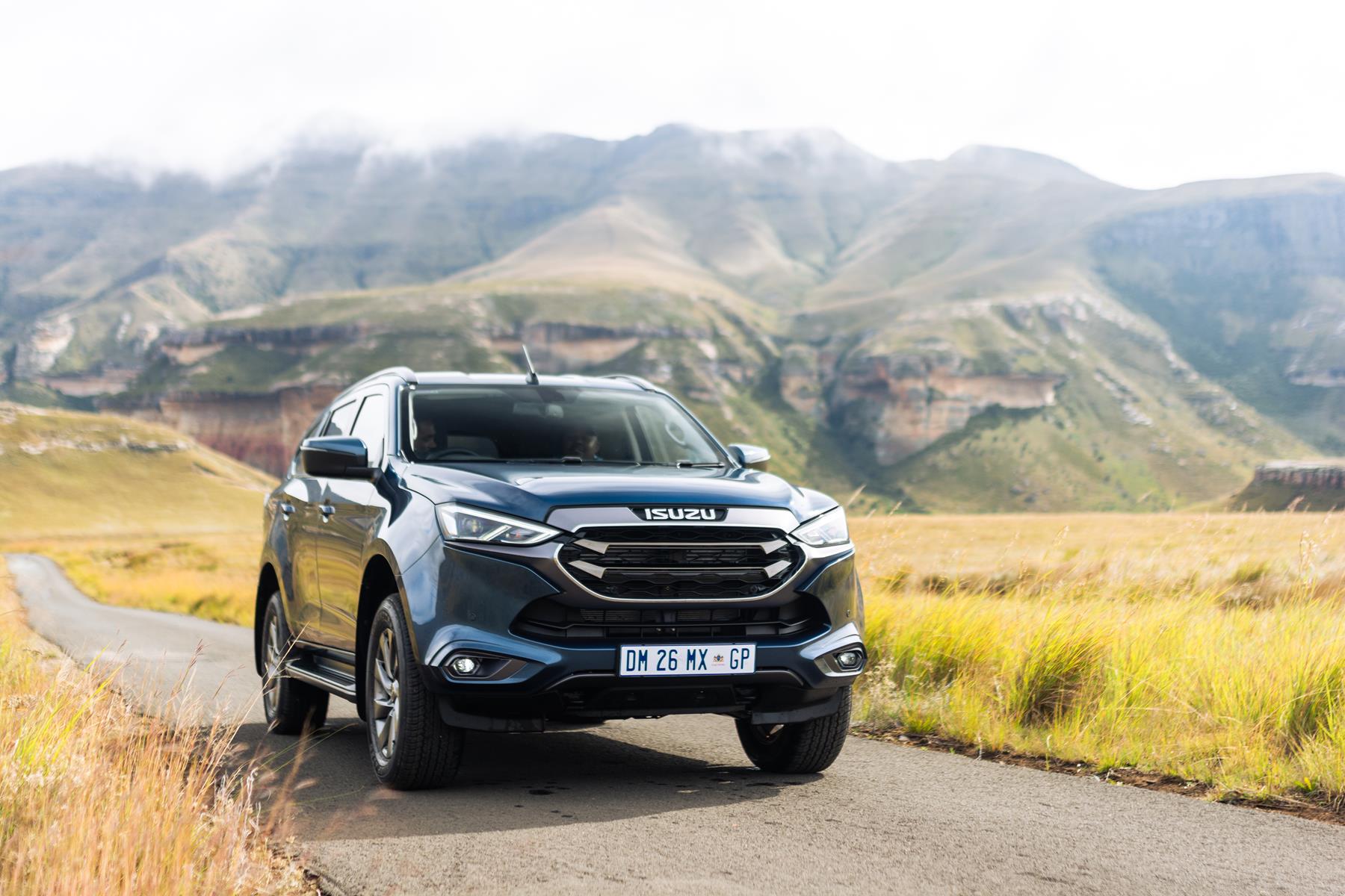 1800x1200 ISUZU Mu X 3.0 Onyx 4x4 Review: Comes Of Age