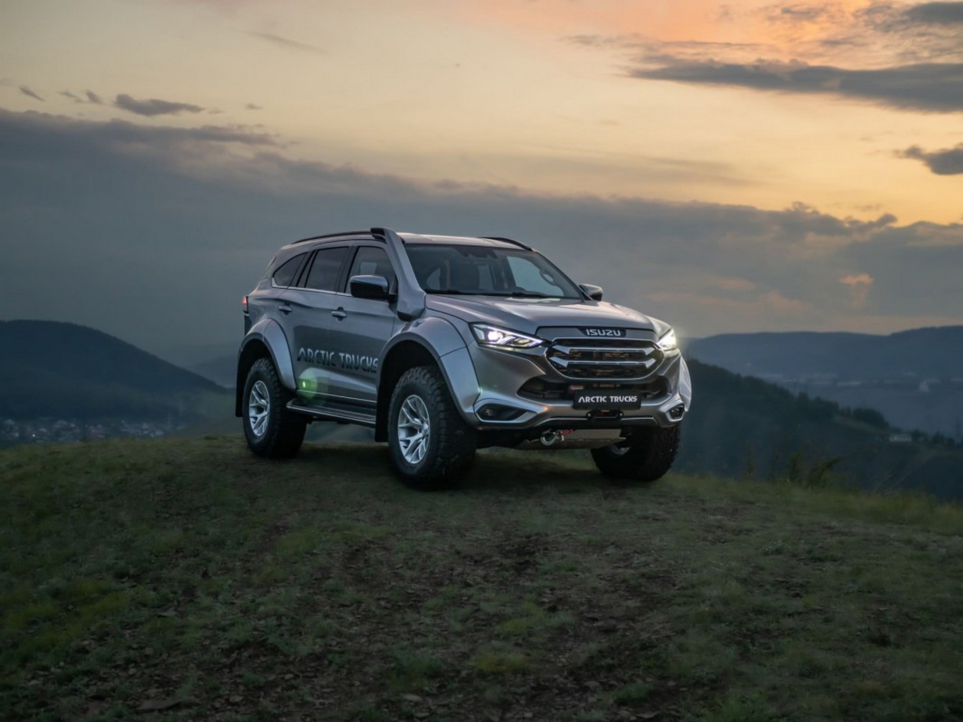 1920x1440 Isuzu MU X Gets Improved Go Anywhere Capability From Arctic Trucks